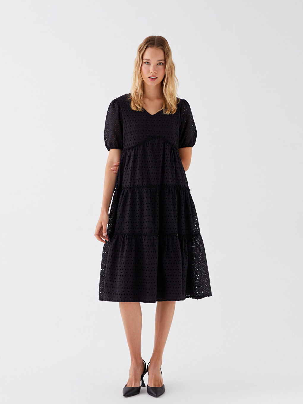 Siyah V Yaka Kadın Elbise