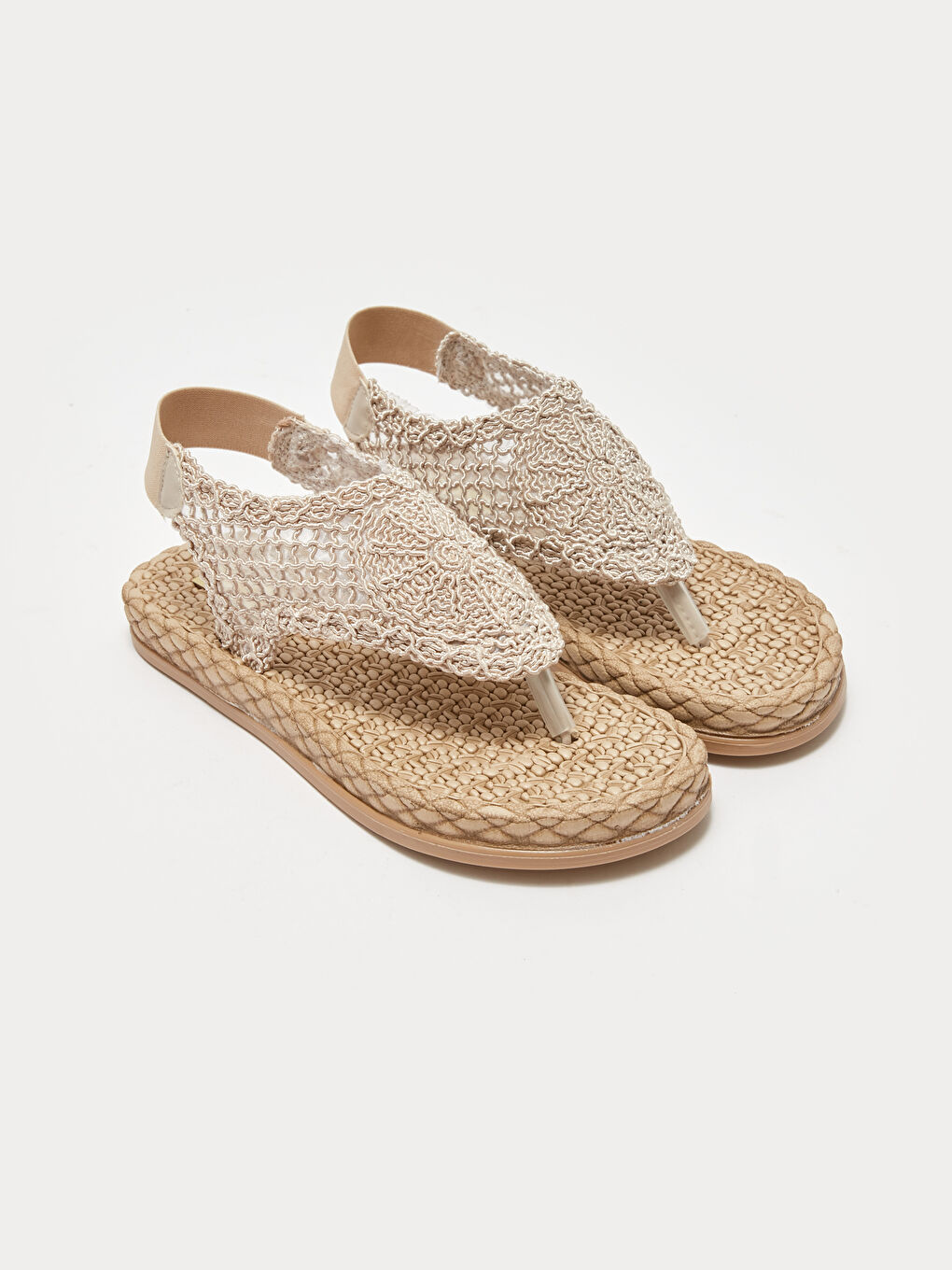 Bej Dantelli Parmak Arası Kadın Sandalet