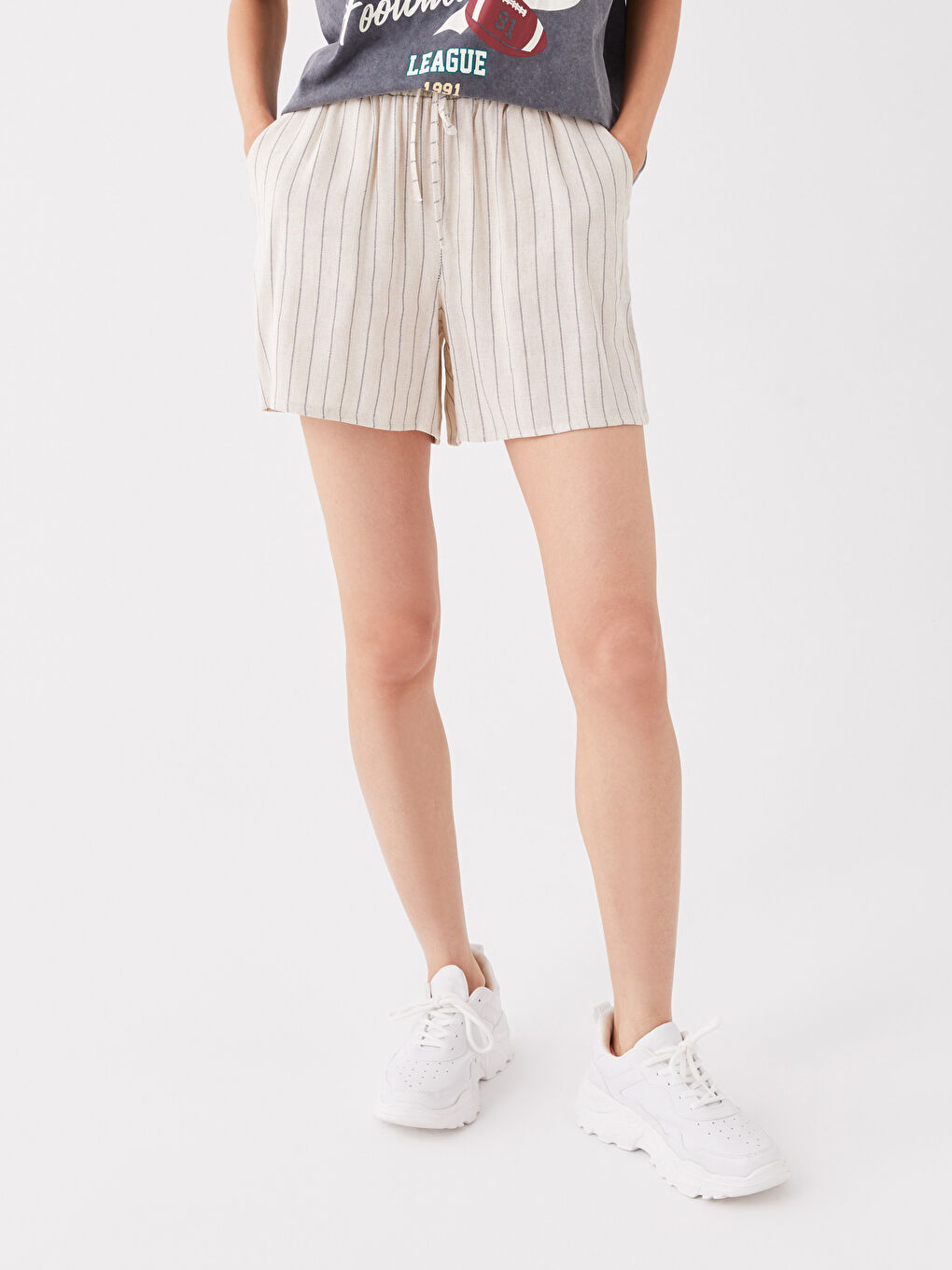 Bej Loose Fit Çizgili Keten Karışımlı Kadın Şort-2