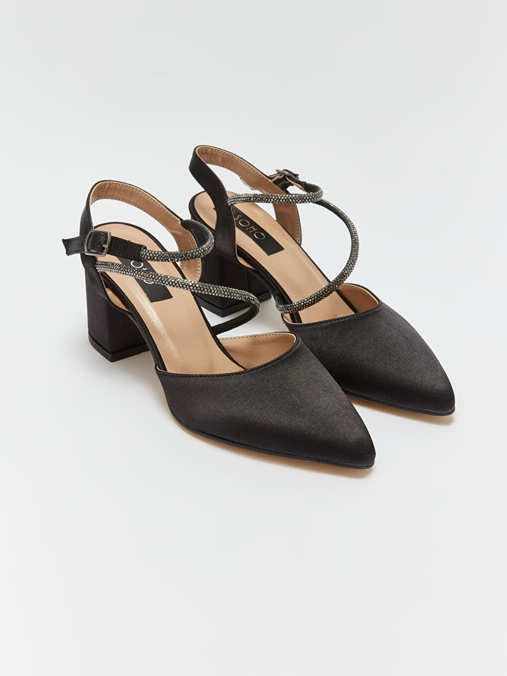 Siyah İnce Çapraz Bantlı Kadın Topuklu Ayakkabı