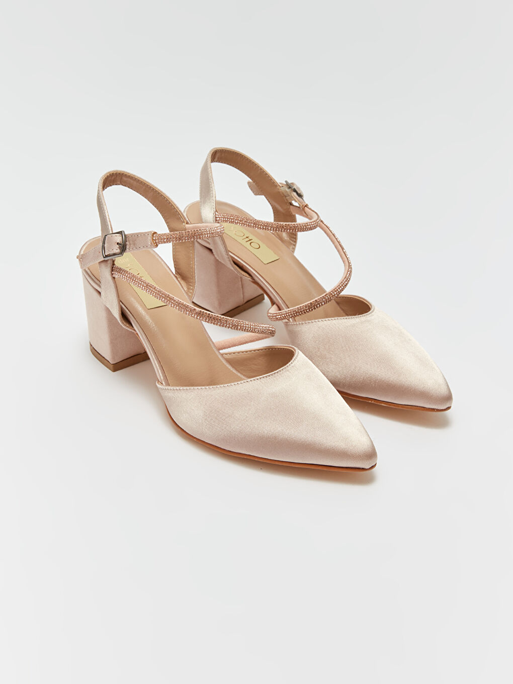 Bej İnce Çapraz Bantlı Kadın Topuklu Ayakkabı