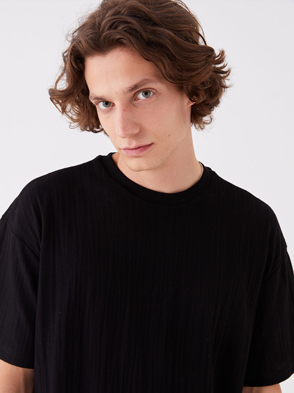 Siyah Bisiklet Yaka Kısa Kollu Erkek Tişört