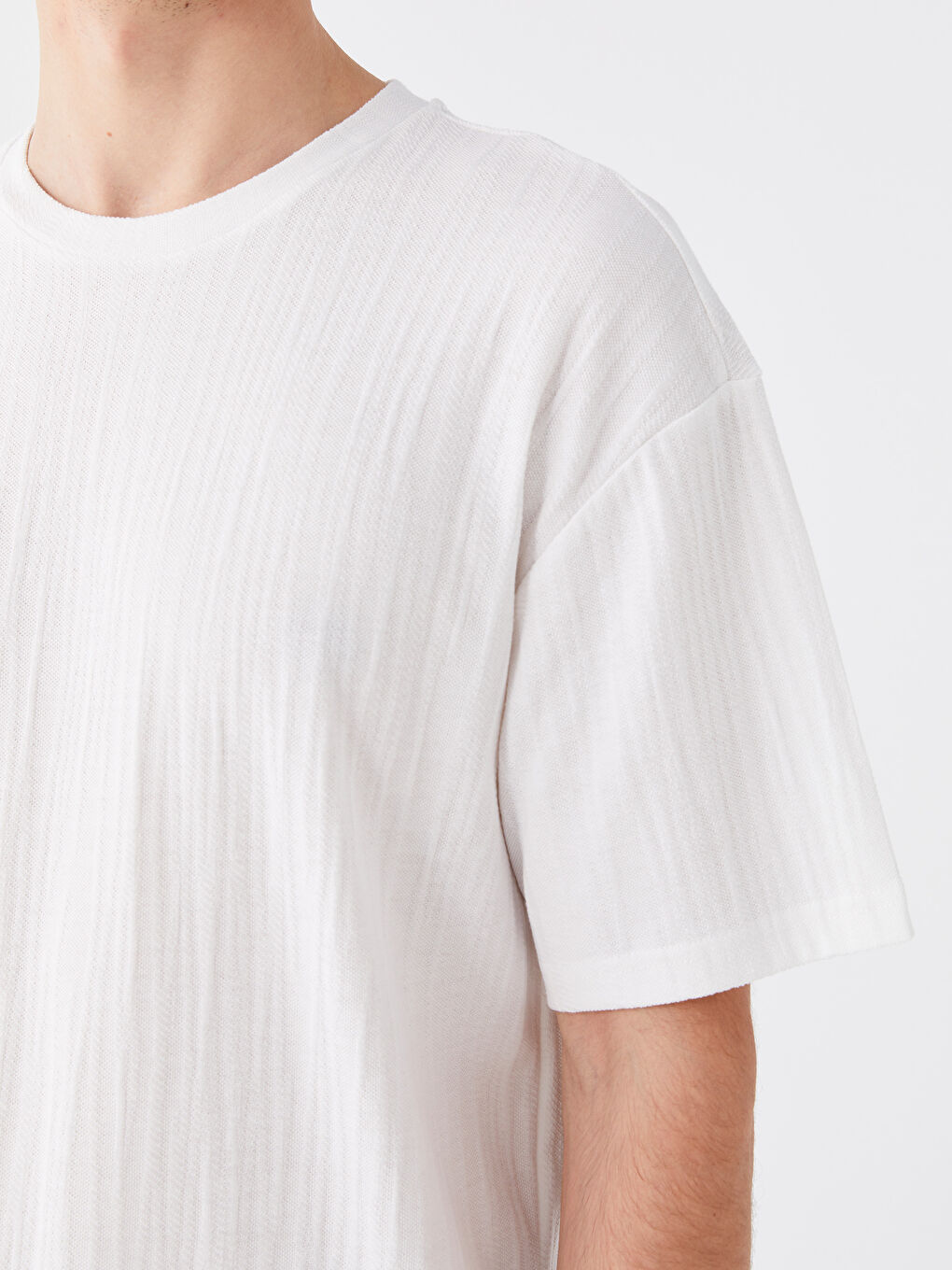 تيشيرت برقبة دائرية وكم قصير للرجال-3