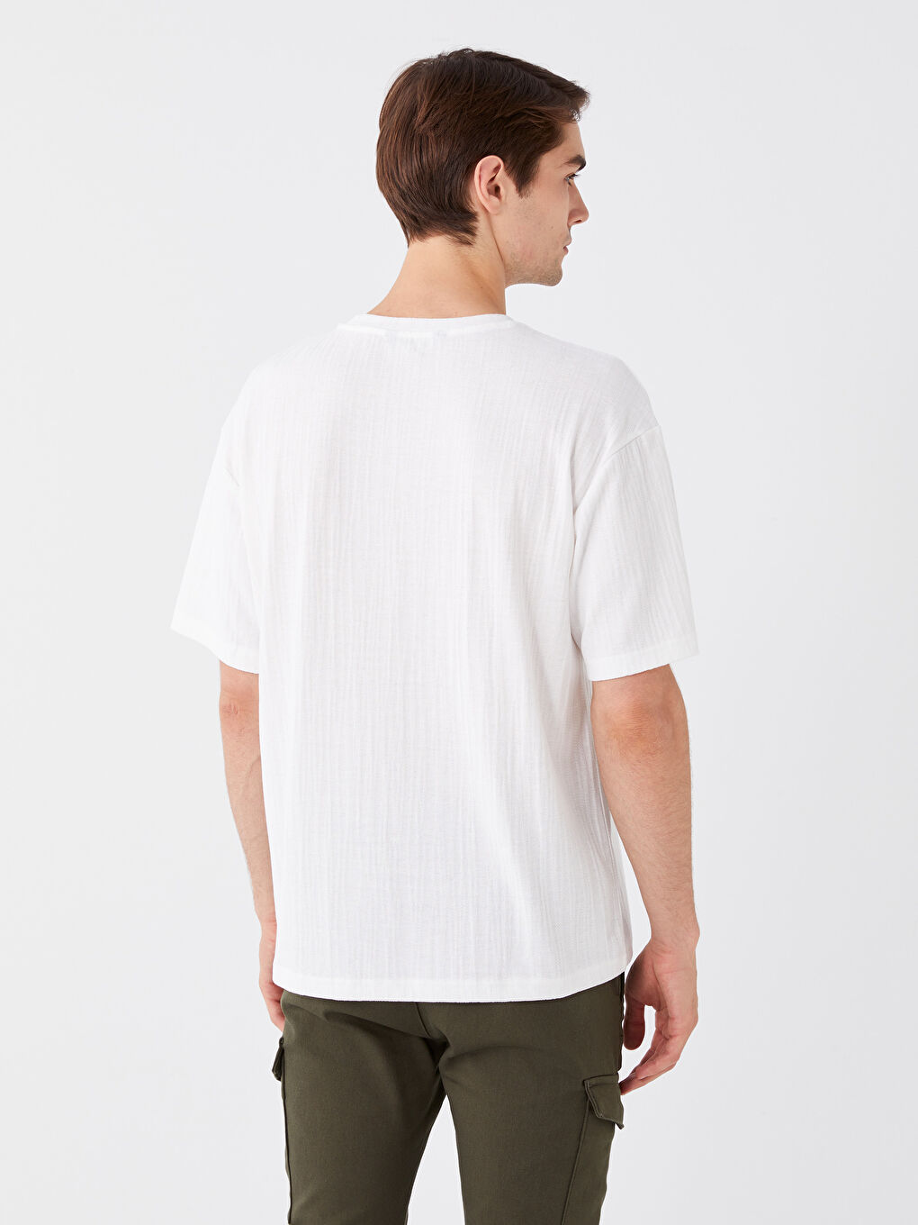 تيشيرت برقبة دائرية وكم قصير للرجال-4