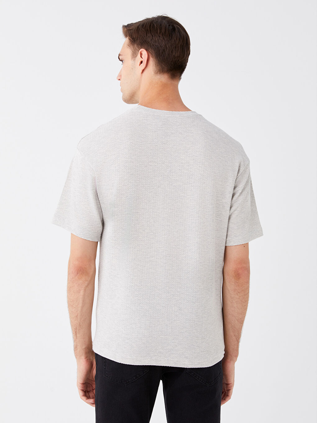 تيشيرت برقبة دائرية وكم قصير للرجال-4