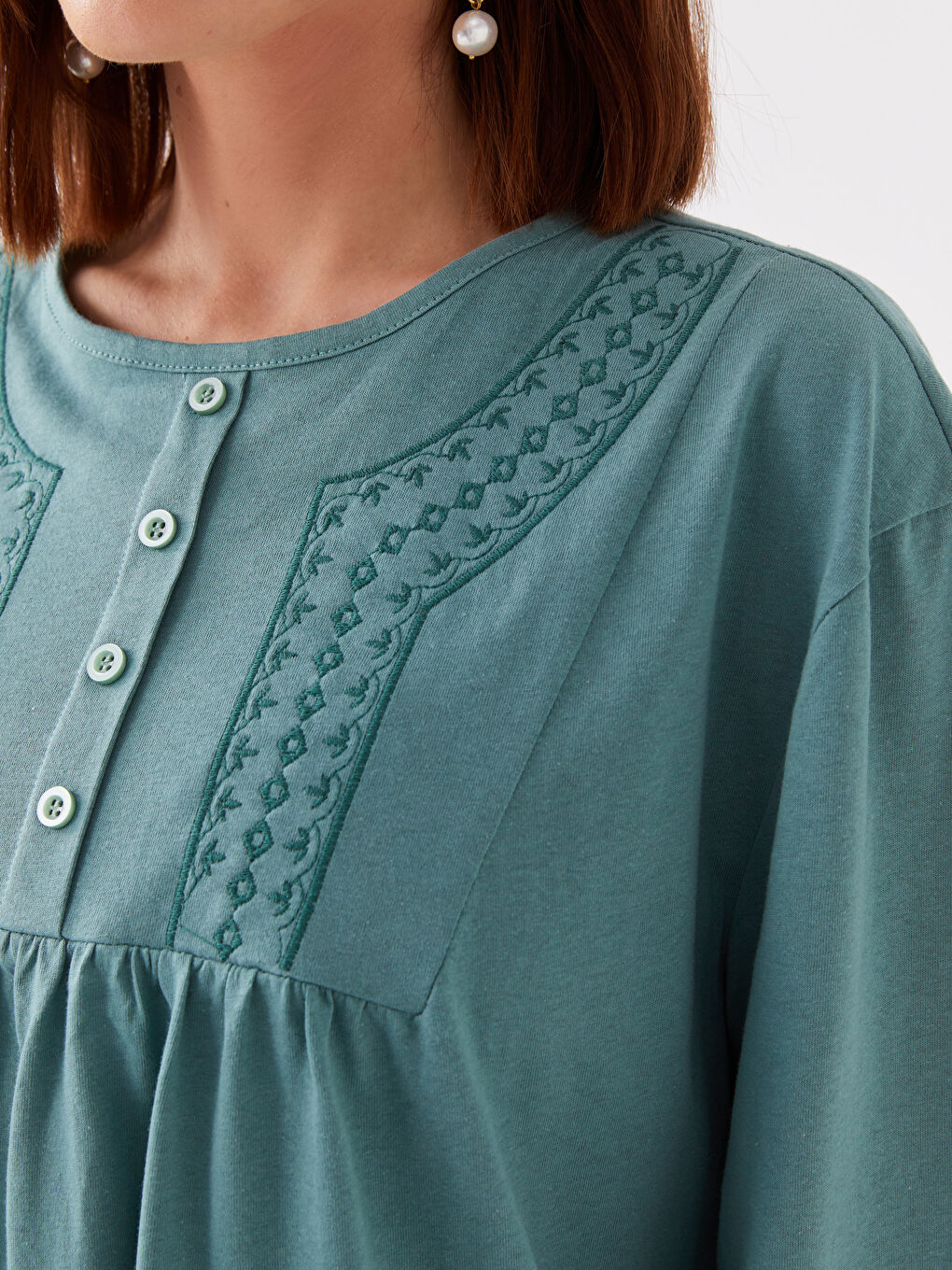 Yeşil Düğme Kapamalı Kadın Bluz-3