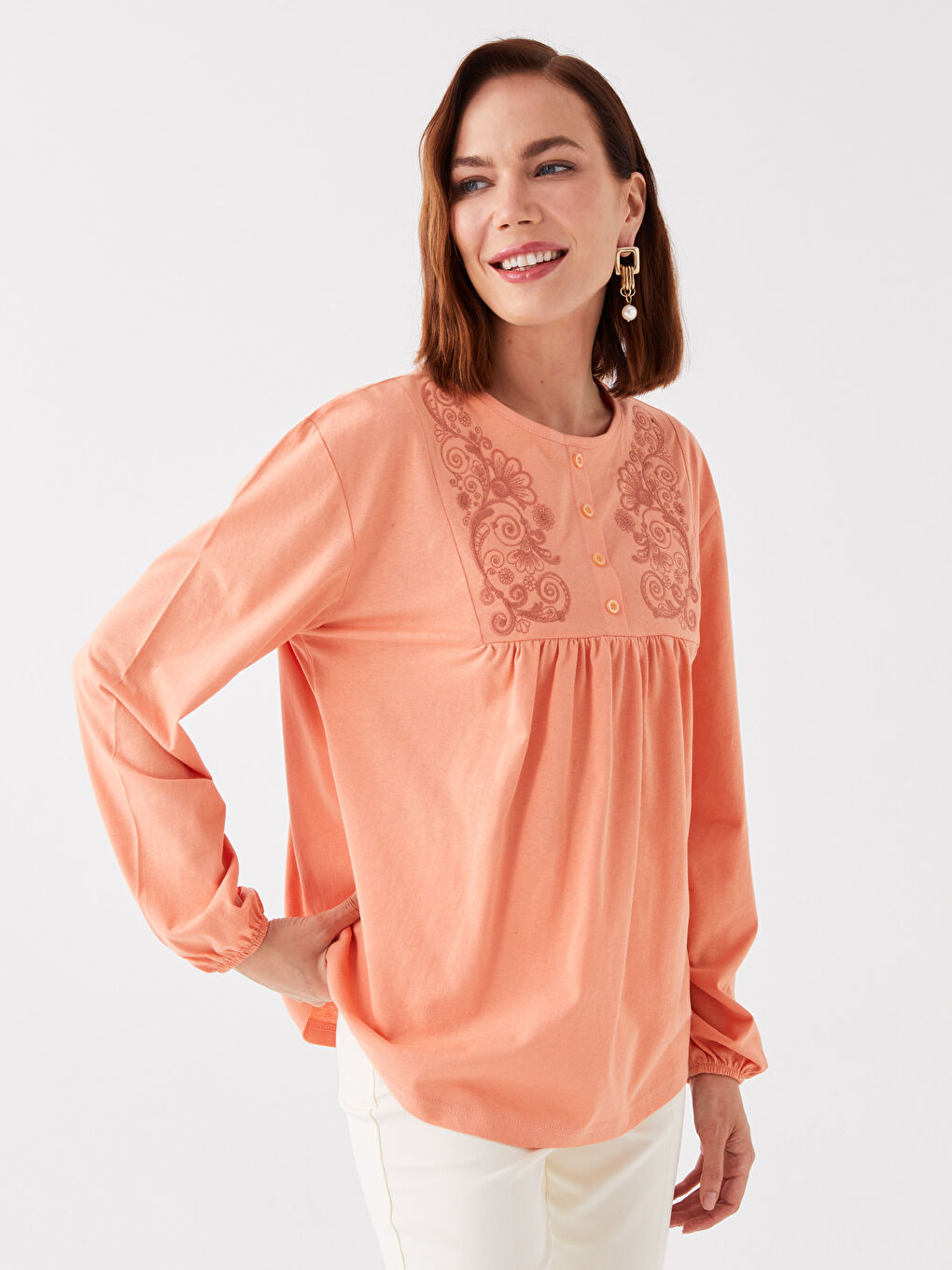 Mercan Düğme Kapamalı Kadın Bluz