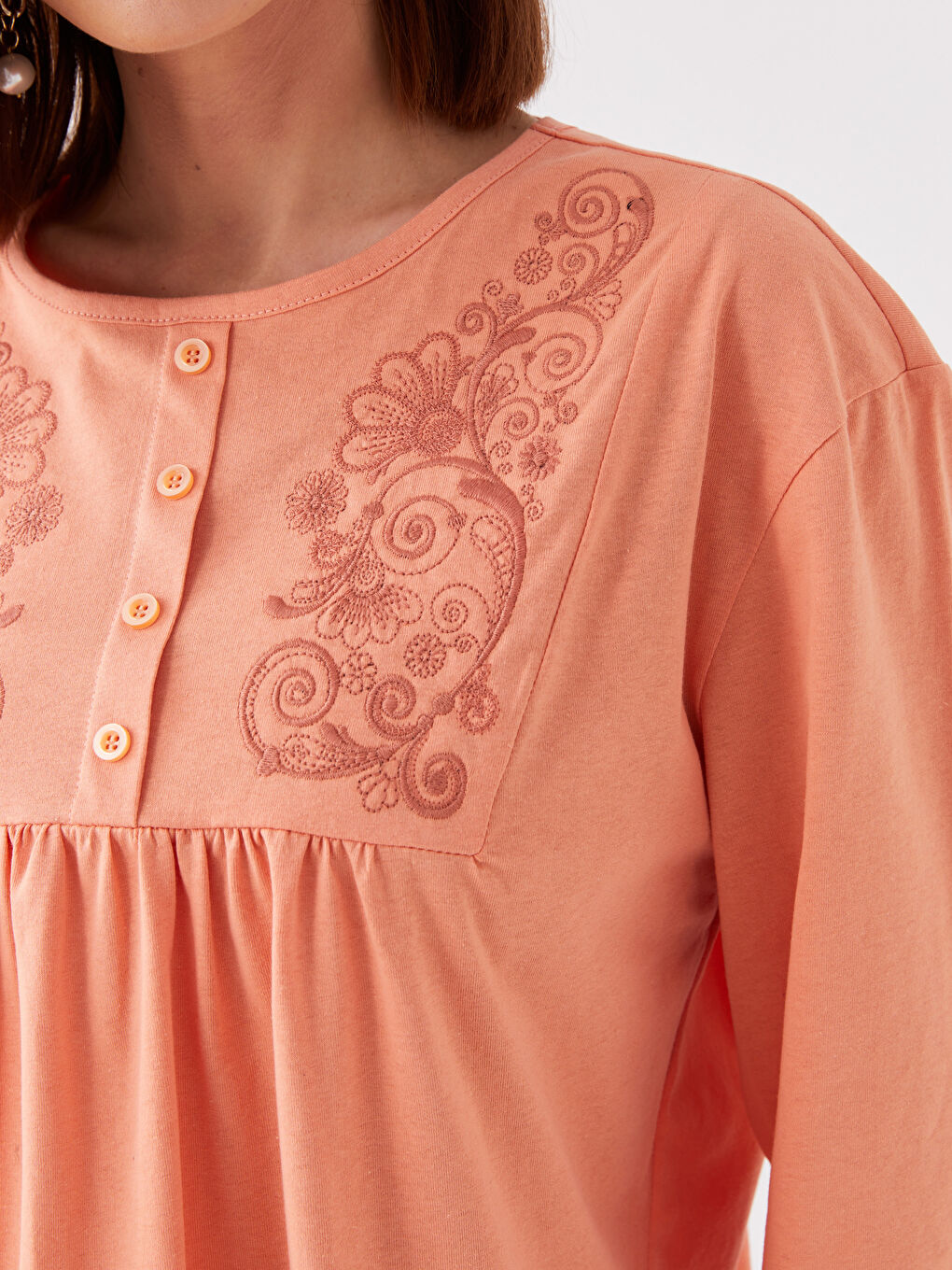 Mercan Düğme Kapamalı Kadın Bluz-3