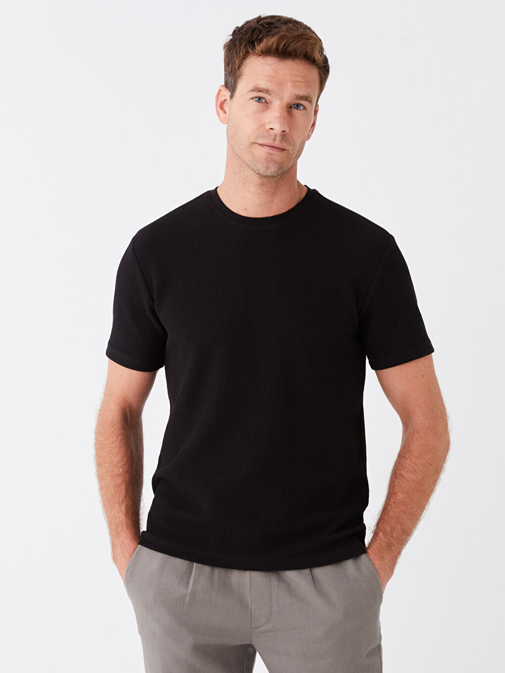 Siyah Bisiklet Yaka Kısa Kollu Erkek Tişört