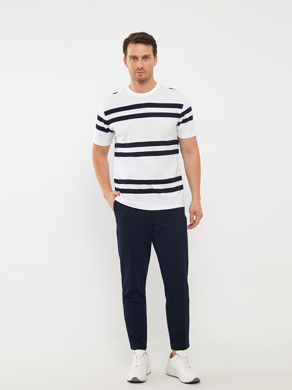 Beyaz Bisiklet Yaka Kısa Kollu Çizgili Erkek Tişört-2
