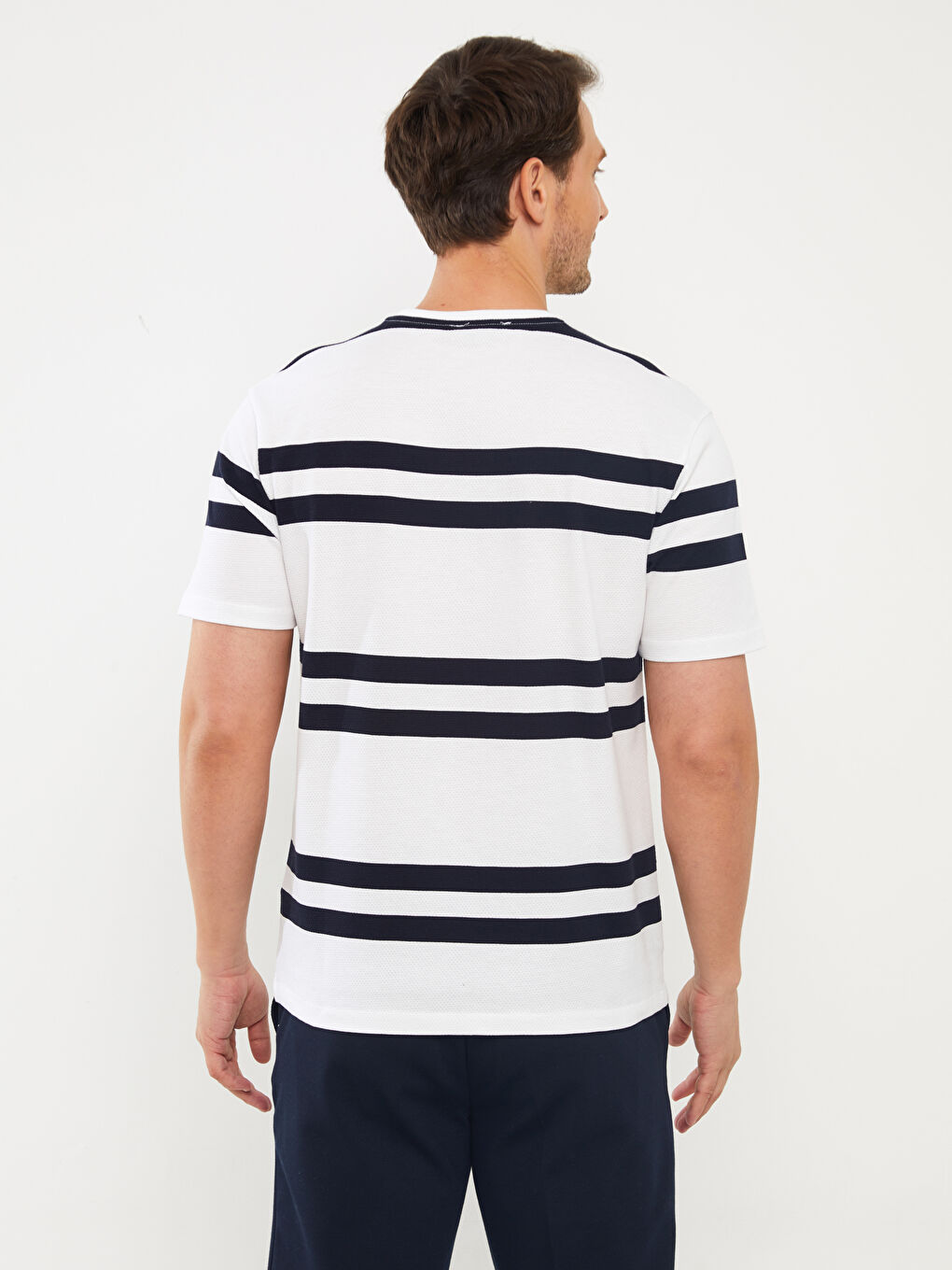 Beyaz Bisiklet Yaka Kısa Kollu Çizgili Erkek Tişört-4