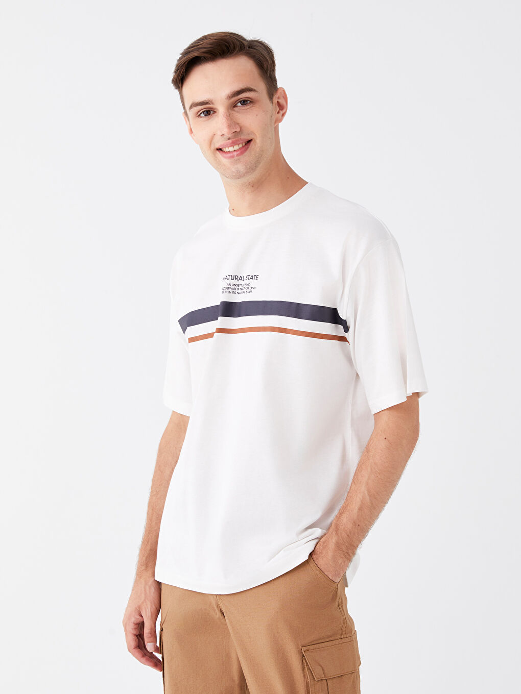 Ekru Bisiklet Yaka Kısa Kollu Baskılı Penye Erkek Tişört