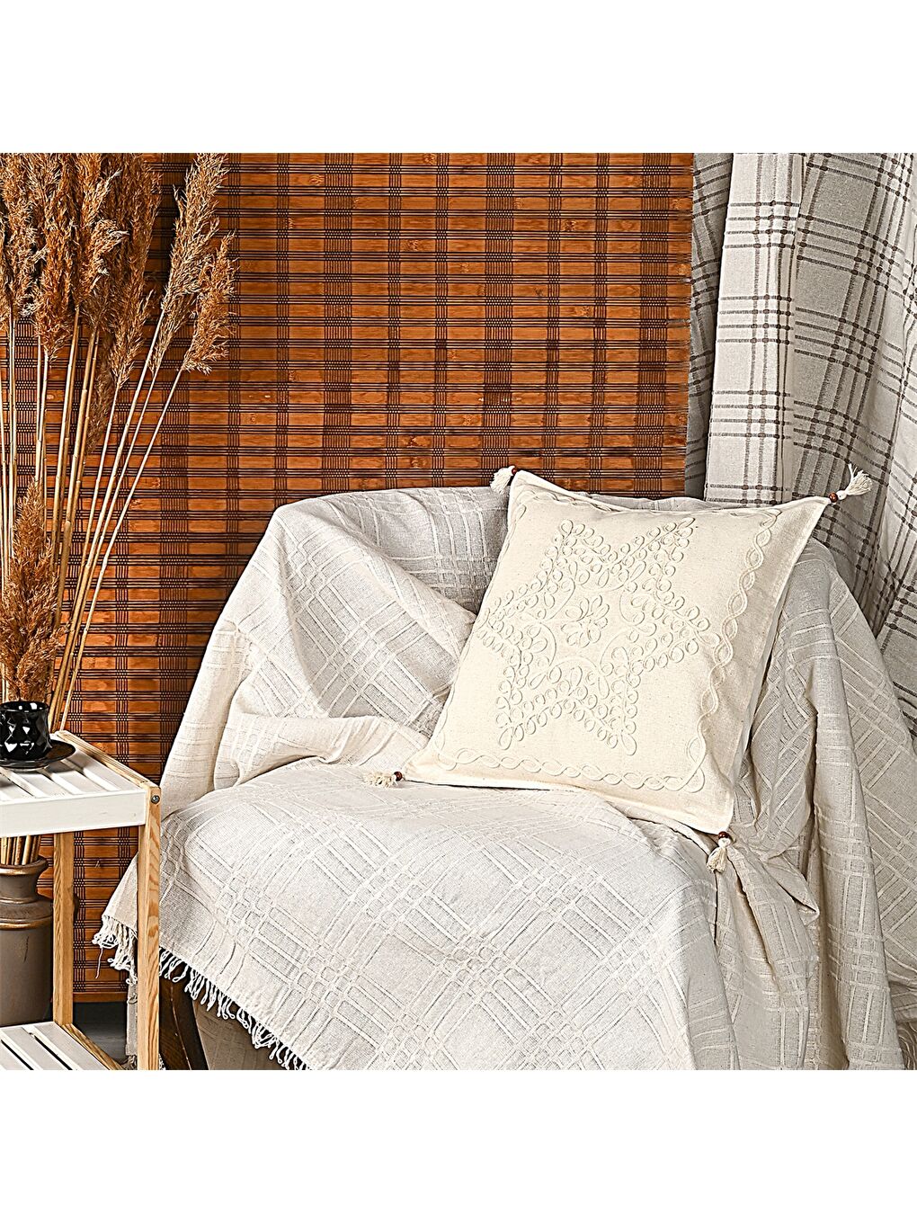 Ekru Desenli Kırlent Kılıfı 44x44 cm