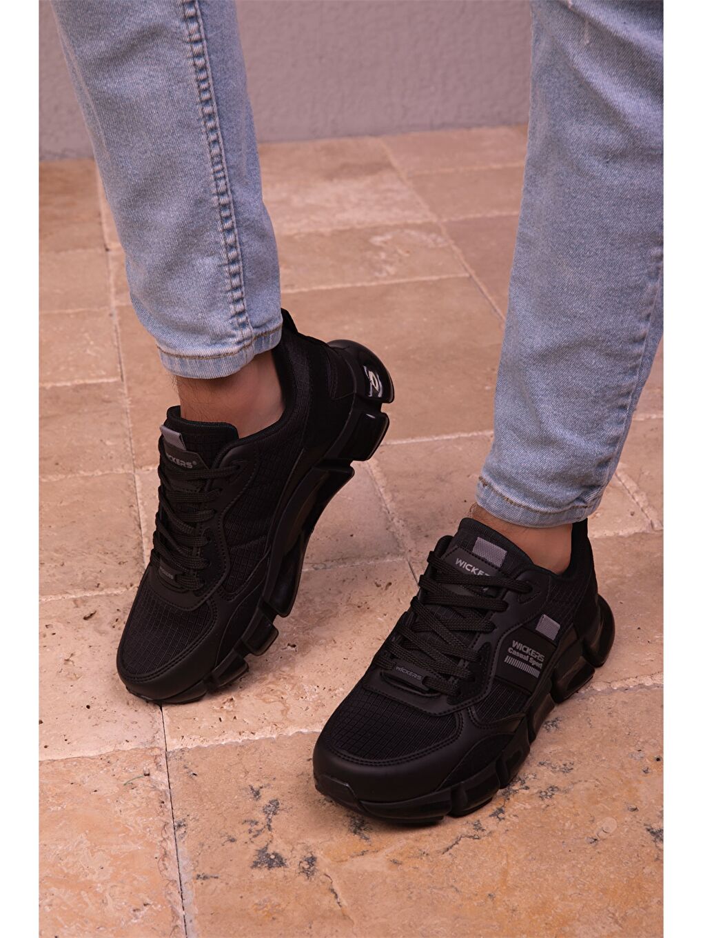 Siyah Baskılı Bağcıklı Erkek Aktif Spor Ayakkabı-1