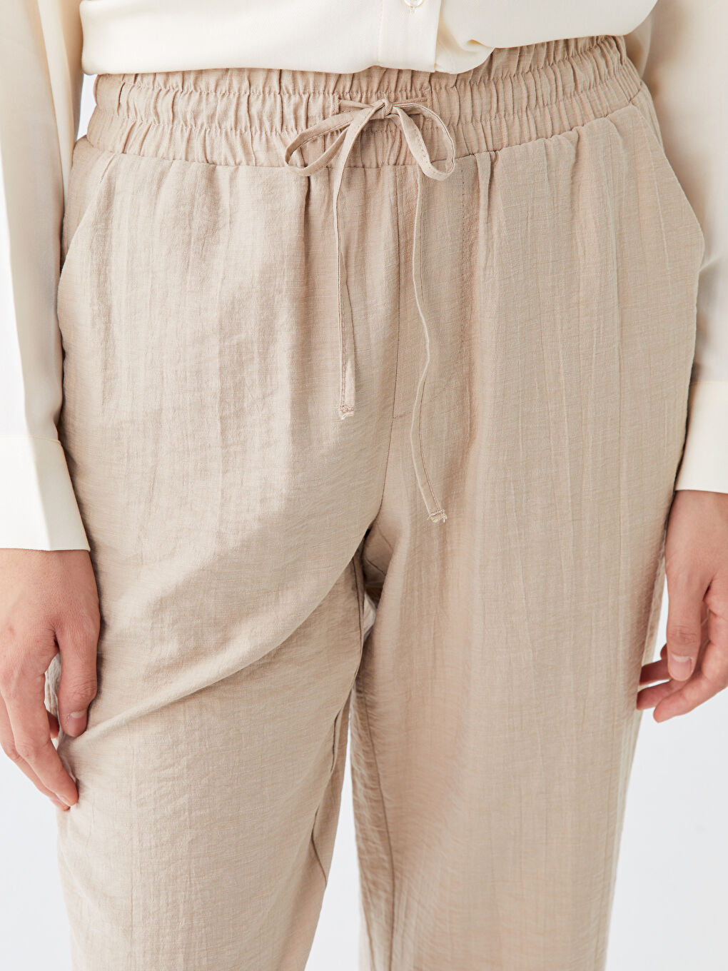 Bej Beli Lastikli Havuç Kesim Kadın Pantolon-3