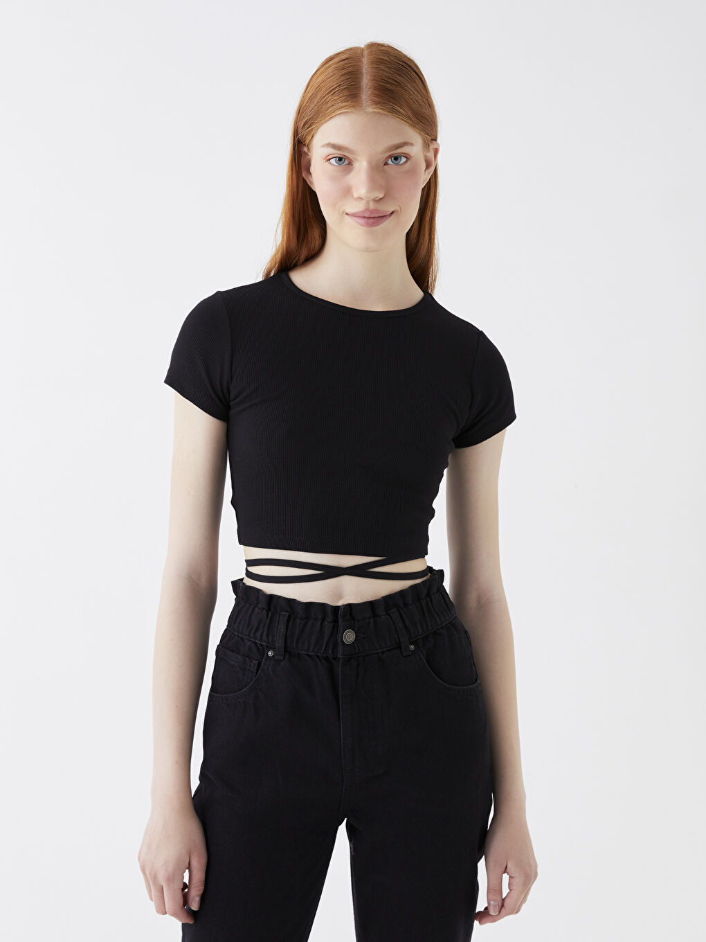 Siyah Bisiklet Yaka Düz Kısa Kollu Kadın Tişört-2