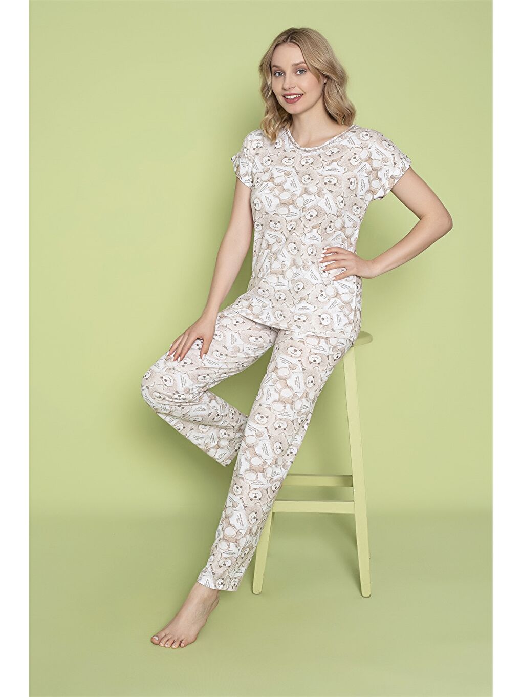 Beyaz Bisiklet Yaka Kadın Pijama Takım-3