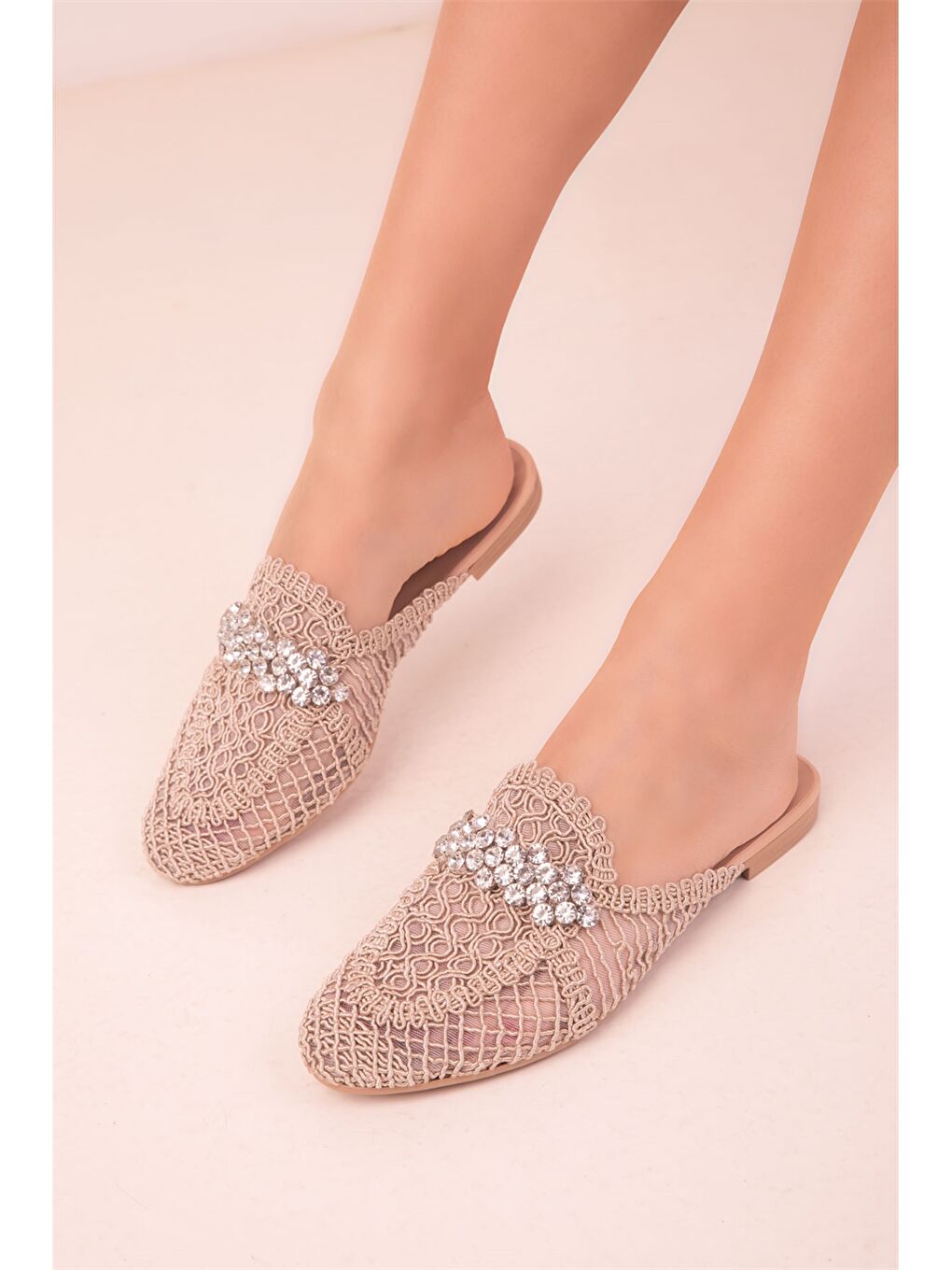 Bej Aplike Detaylı Kadın Terlik-2