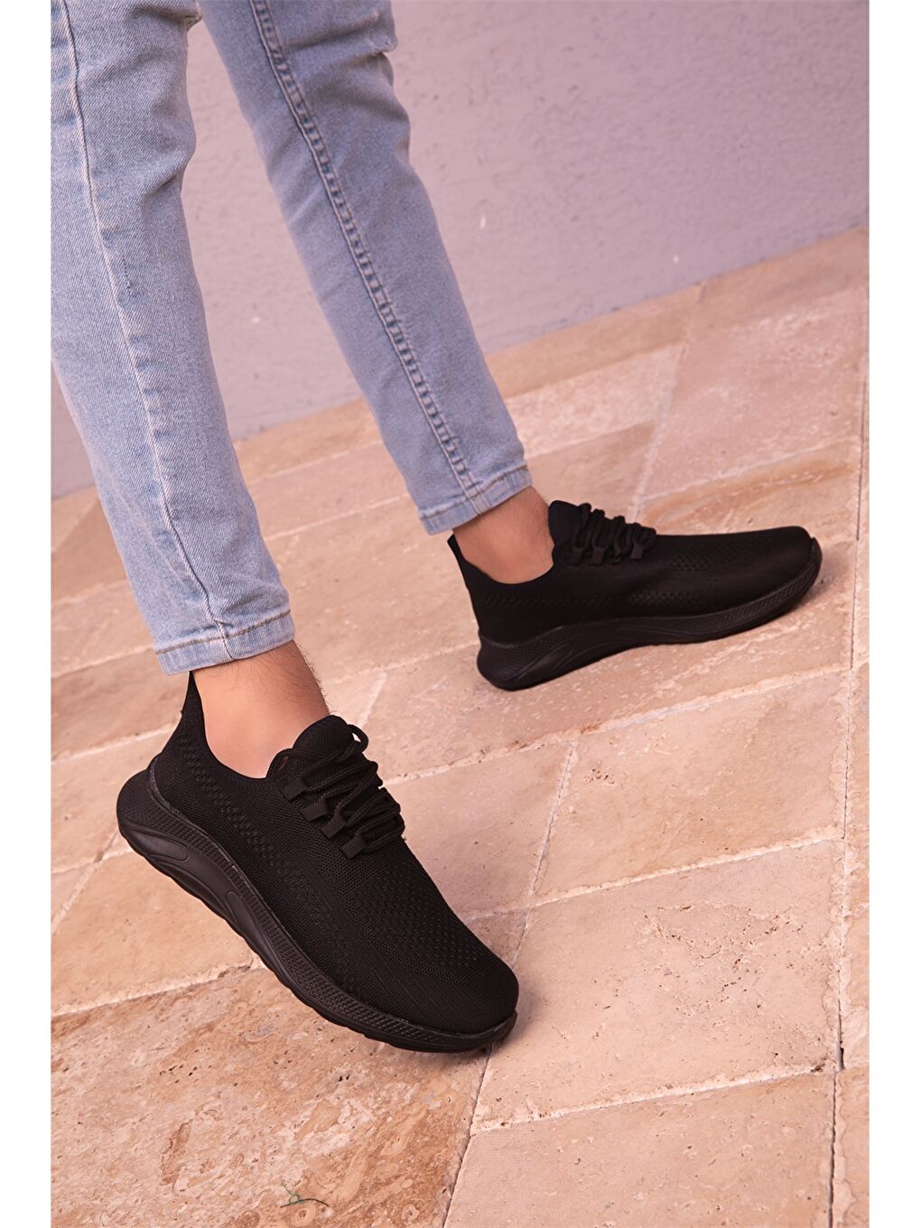 Siyah Bağcıklı Erkek Spor Ayakkabı