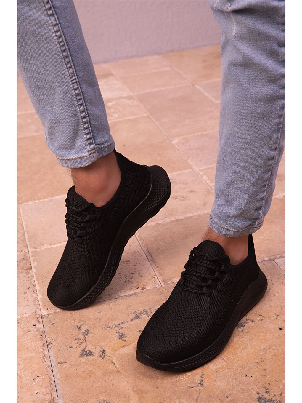 Siyah Bağcıklı Erkek Spor Ayakkabı-1