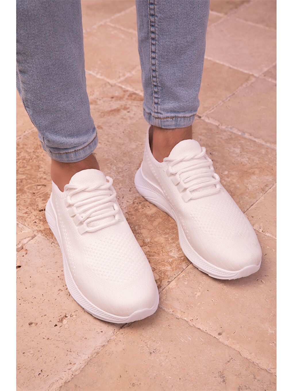 Beyaz Bağcıklı Erkek Spor Ayakkabı-1