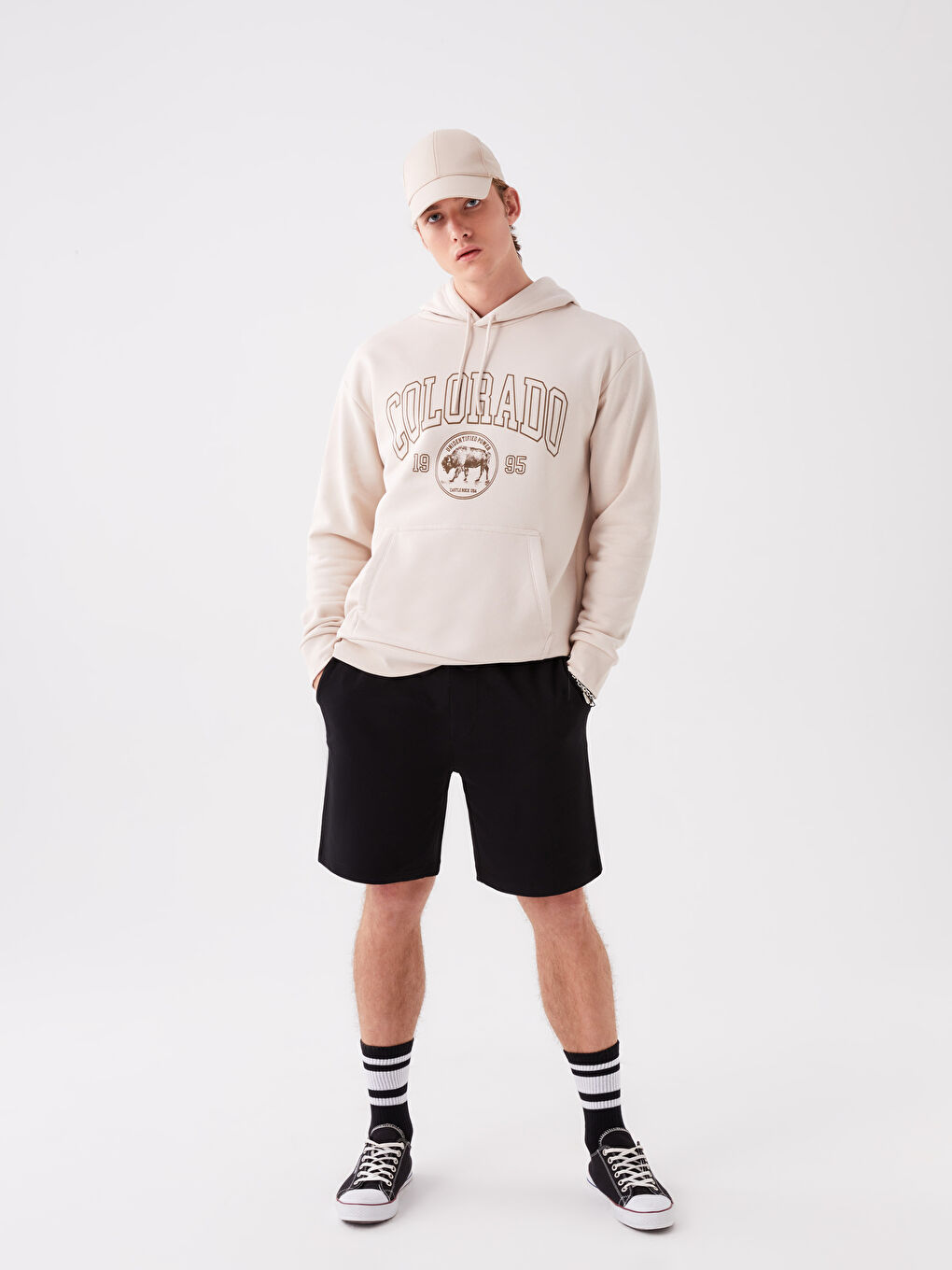 Siyah Standart Kalıp Erkek Şort