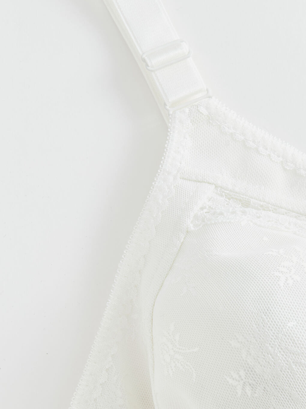 Beyaz Dolgusuz Balensiz Desenli Sütyen-1