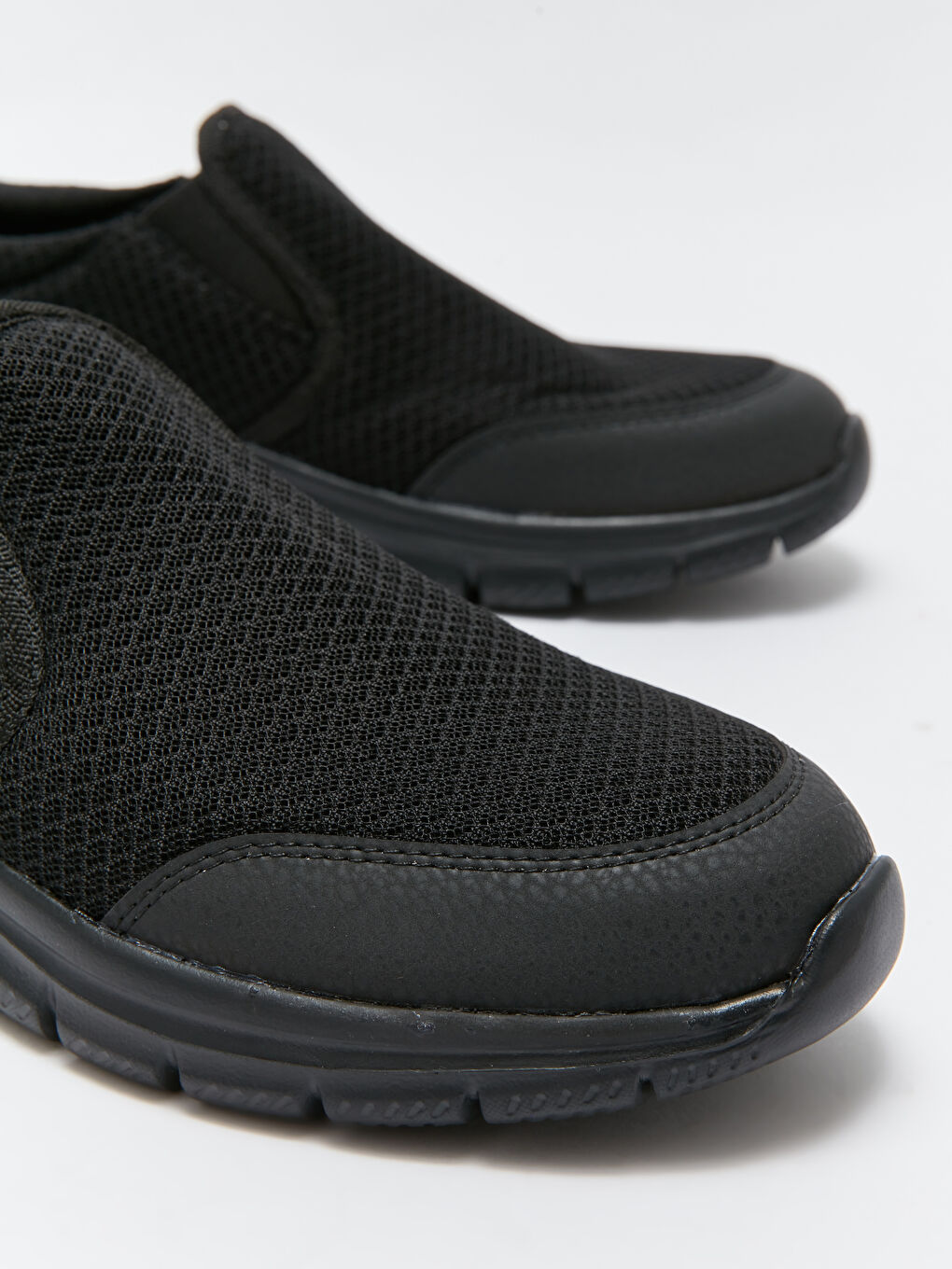 Siyah File Detaylı Bağcıklı Erkek Spor Ayakkabı-2