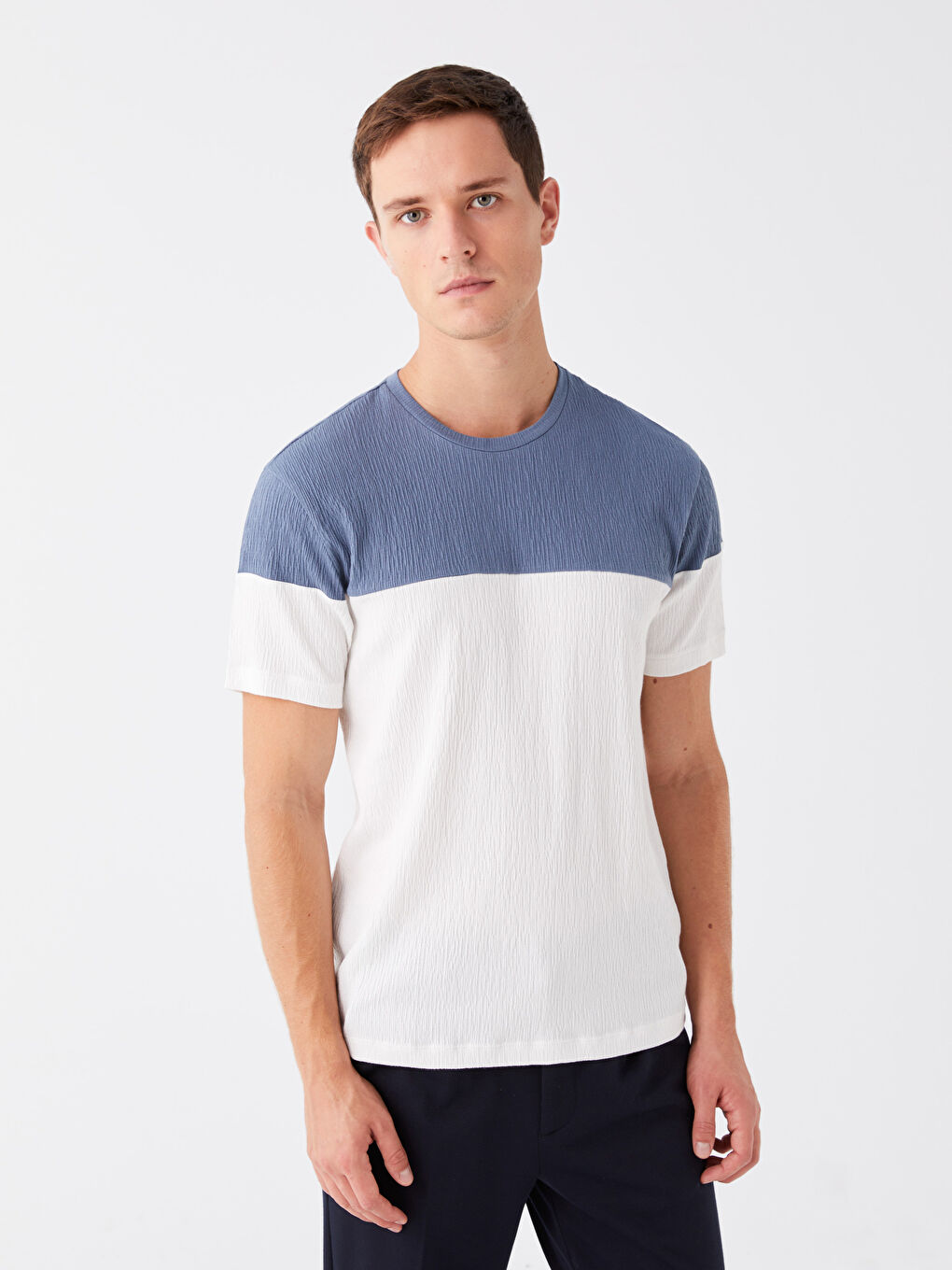 Mavi Bisiklet Yaka Kısa Kollu Renk Bloklu Erkek Tişört