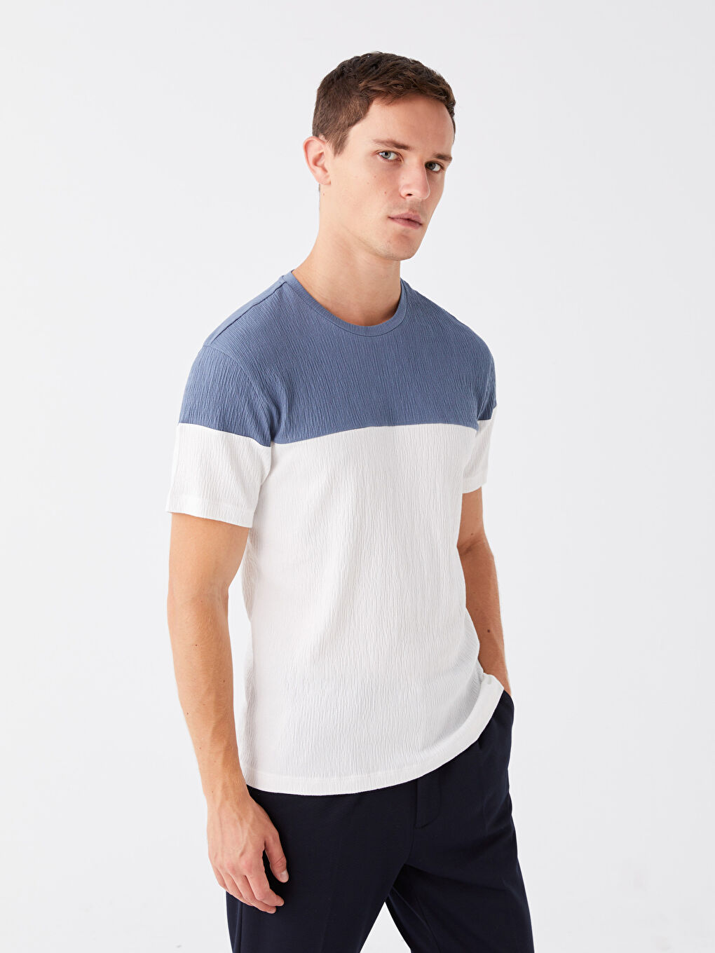 Mavi Bisiklet Yaka Kısa Kollu Renk Bloklu Erkek Tişört-1