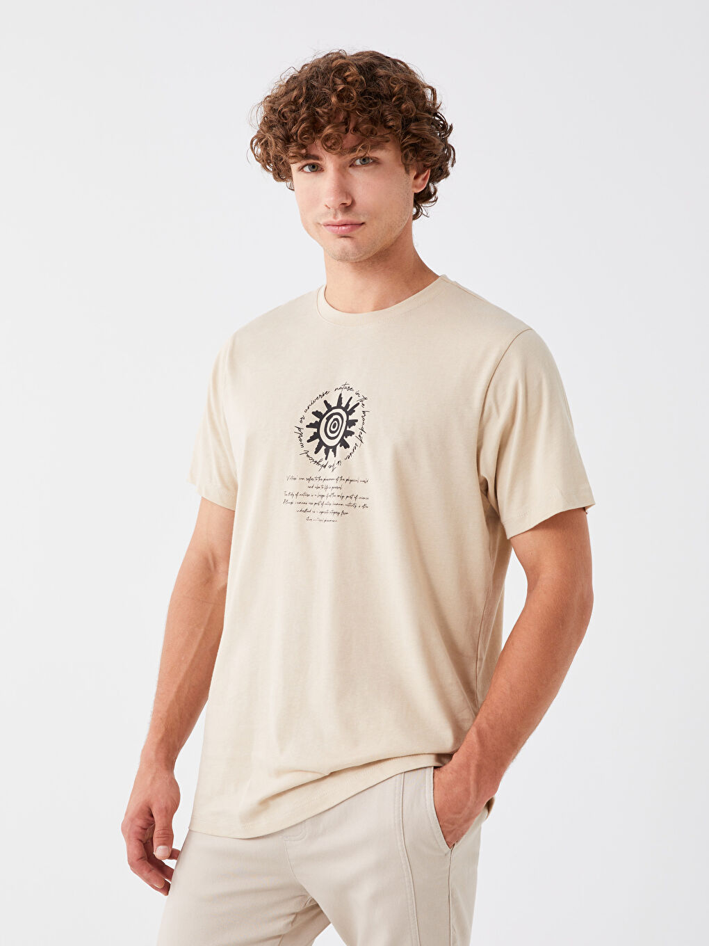Bej Bisiklet Yaka Kısa Kollu Baskılı Penye Erkek Tişört
