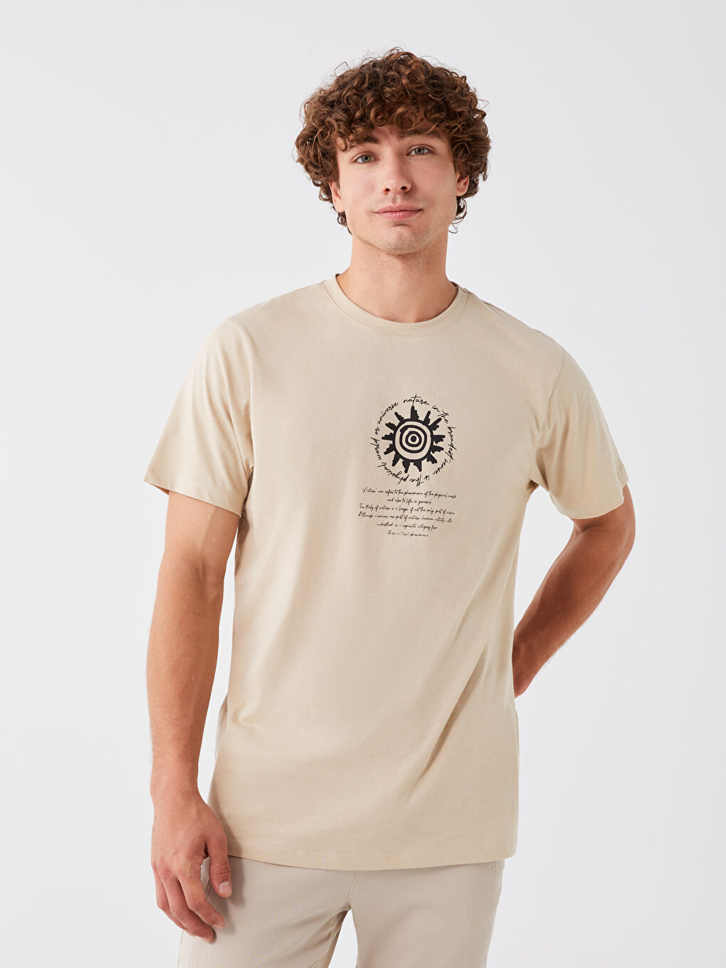 Bej Bisiklet Yaka Kısa Kollu Baskılı Penye Erkek Tişört-1
