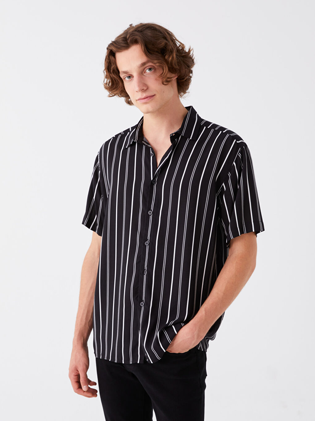 Siyah Regular Fit Kısa Kollu Çizgili Poplin Erkek Gömlek