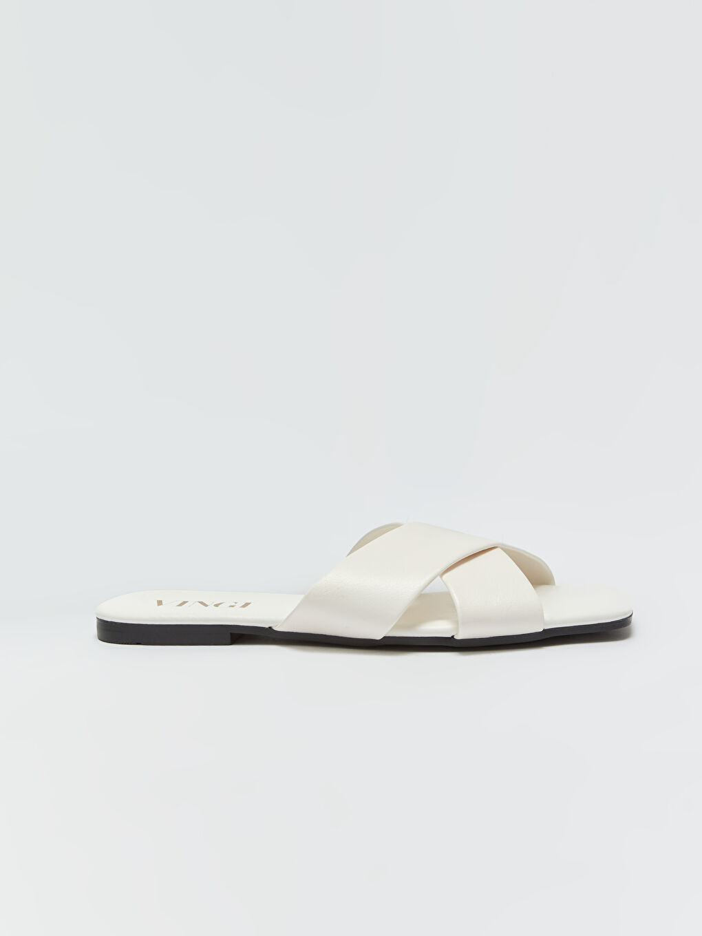 Beyaz Deri Görünümlü Çapraz Bantlı Kadın Terlik-1