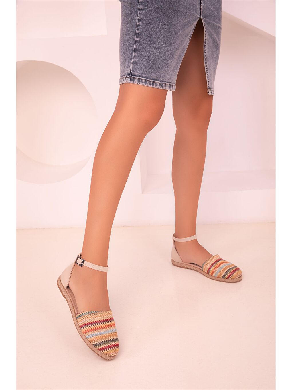 Kahverengi Hasır Önü Kapalı Kadın Sandalet-2