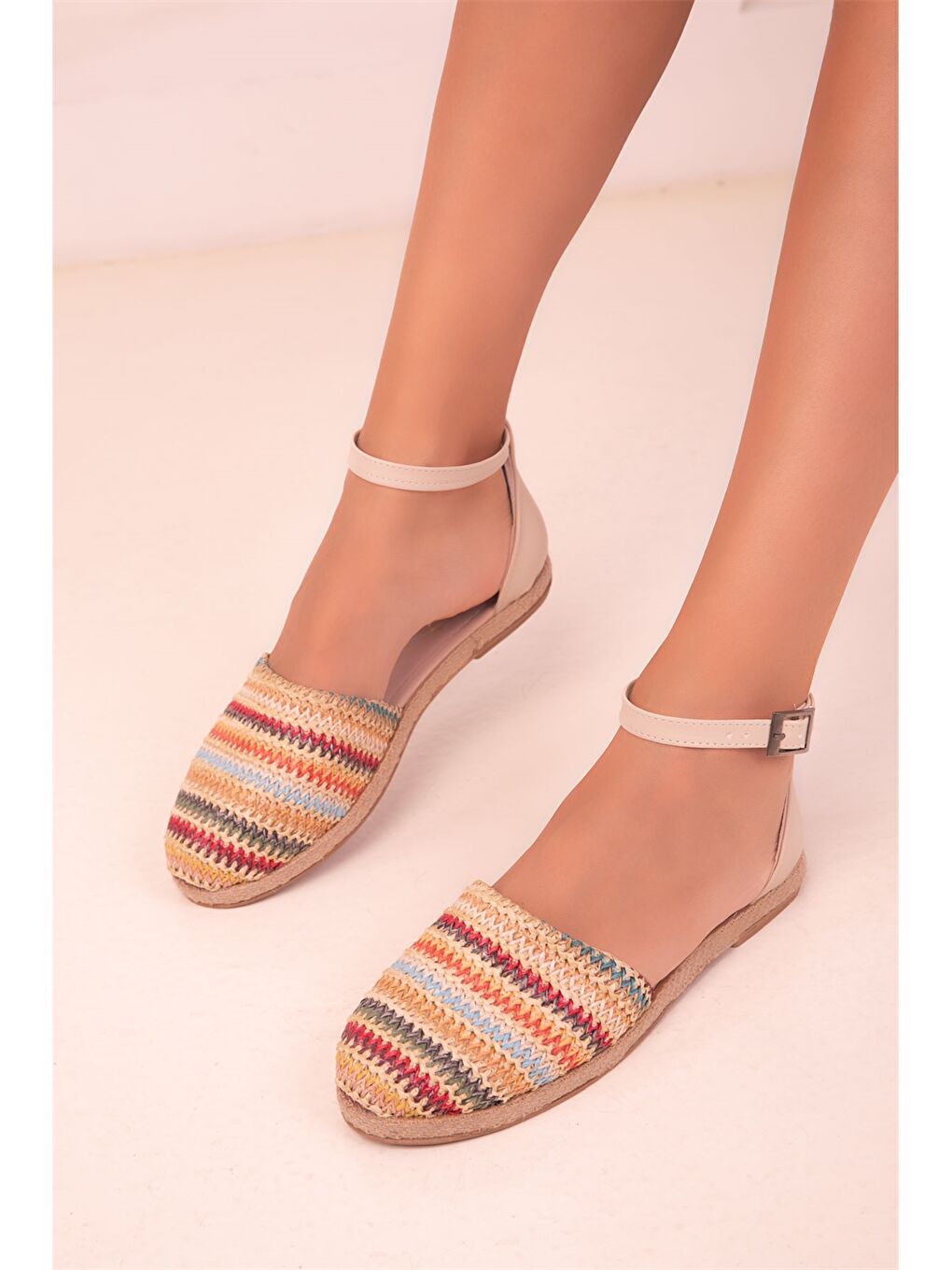 Kahverengi Hasır Önü Kapalı Kadın Sandalet-3