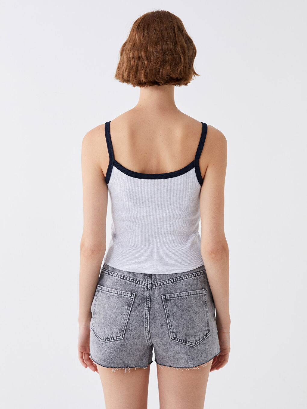 Gri U Yaka Baskılı Askılı Kadın Crop-4