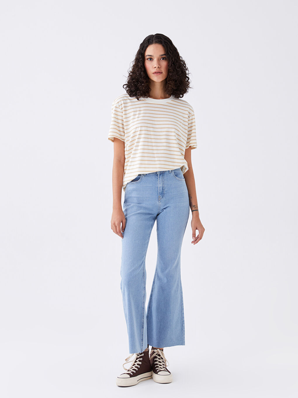 Bej Bisiklet Yaka Çizgili Kısa Kollu Kadın Tişört-2