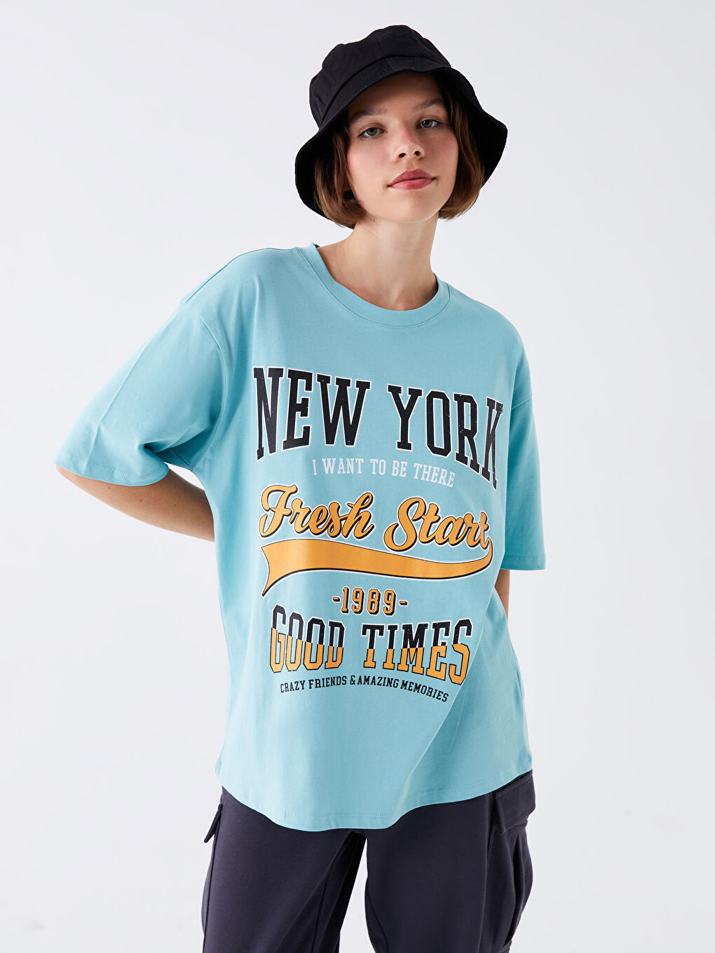 Turkuaz Bisiklet Yaka Baskılı Kısa Kollu Oversize Kadın Tişört