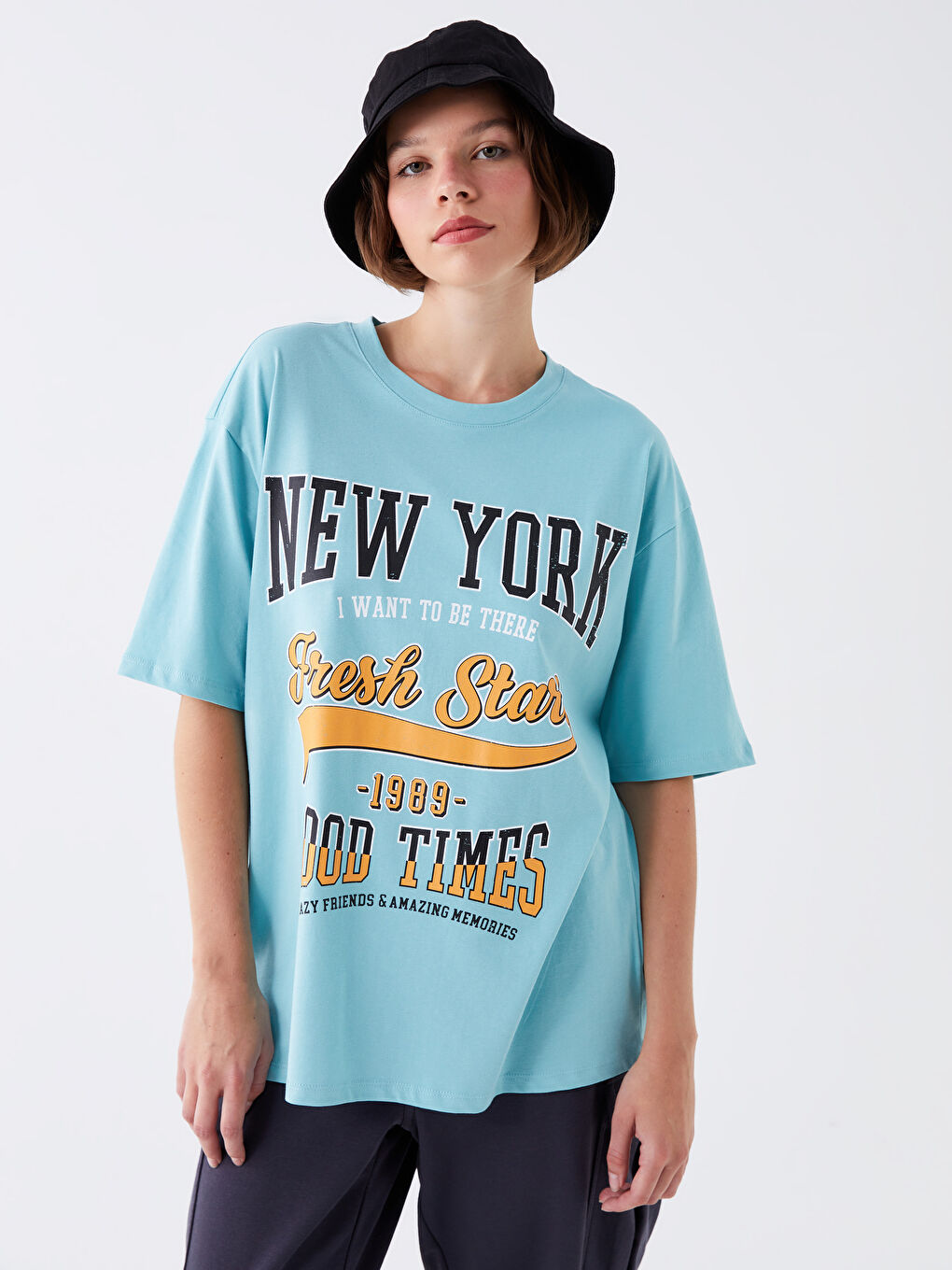 Turkuaz Bisiklet Yaka Baskılı Kısa Kollu Oversize Kadın Tişört-1