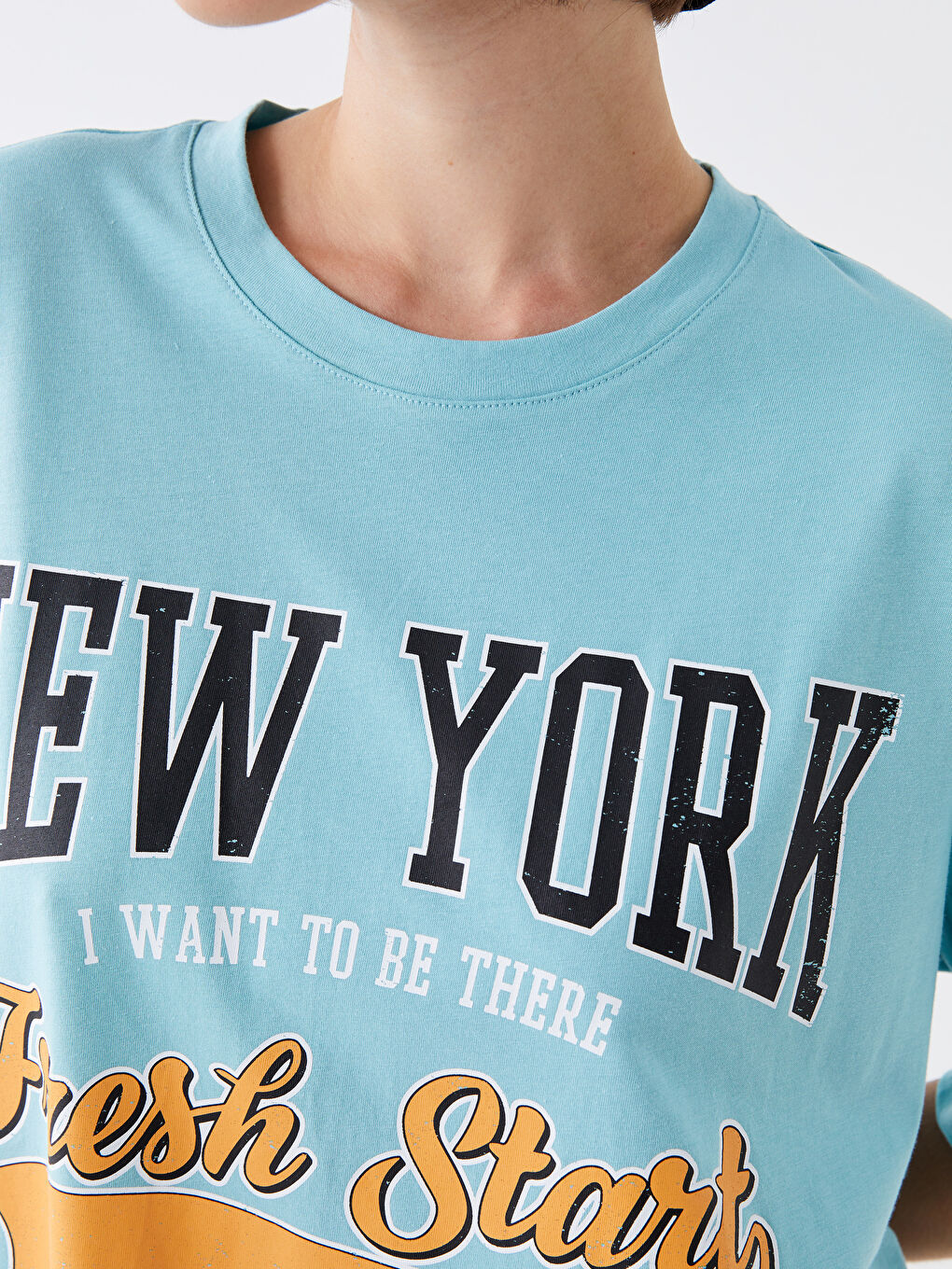 Turkuaz Bisiklet Yaka Baskılı Kısa Kollu Oversize Kadın Tişört-3