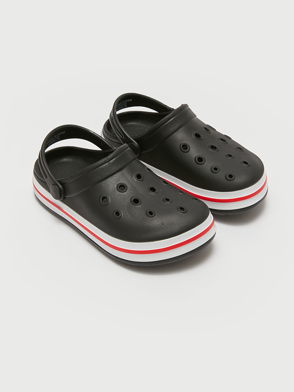 Siyah Delikli Görünümlü Erkek Çocuk Sandalet