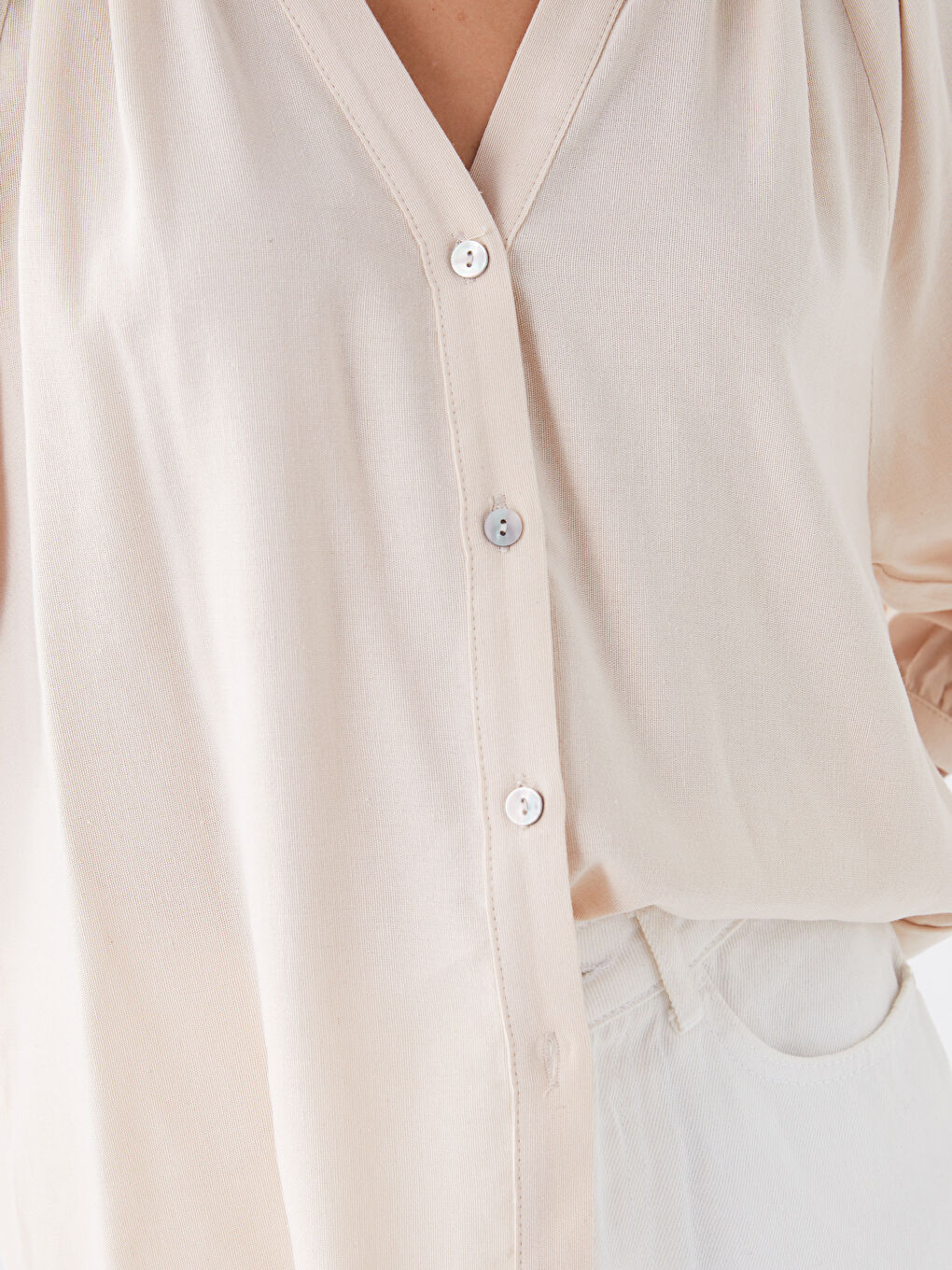 Bej Kaçık Yaka Düz Keten Karışımlı Kadın Bluz-3