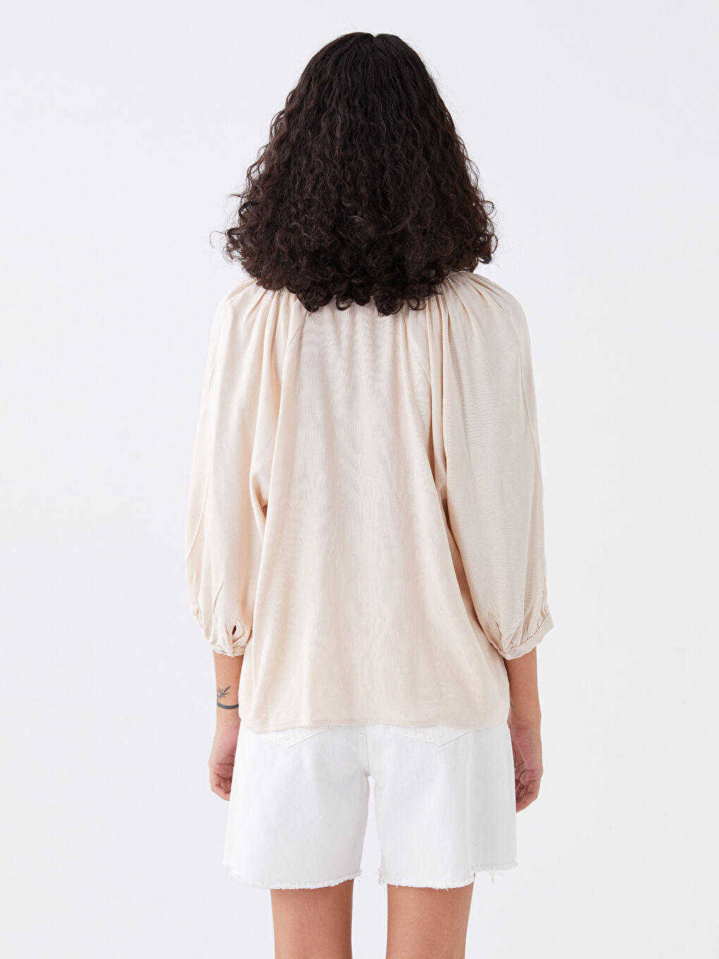 Bej Kaçık Yaka Düz Keten Karışımlı Kadın Bluz-4