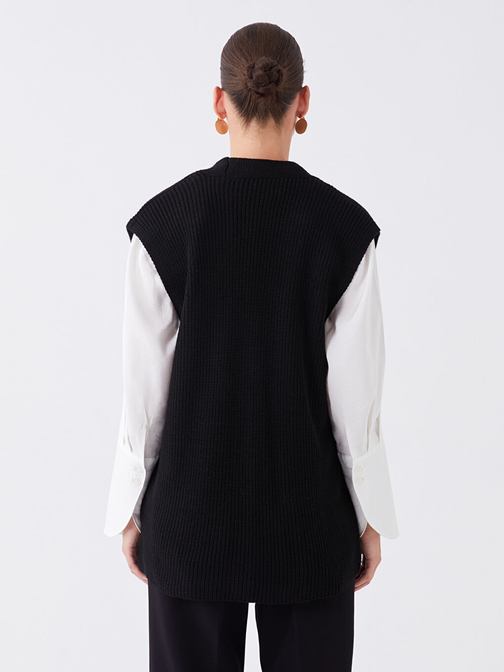 فيست تريكو للسيدات بياقة على شكل حرف V-4