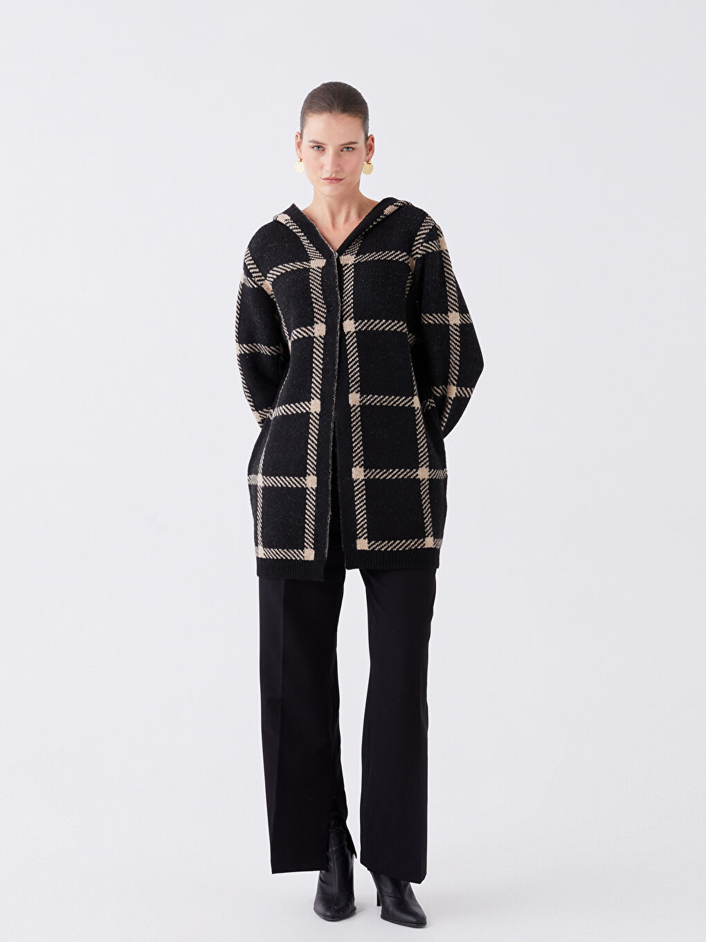 Siyah Kapüşonlu Ekose Uzun Kollu Kadın Triko Hırka-1