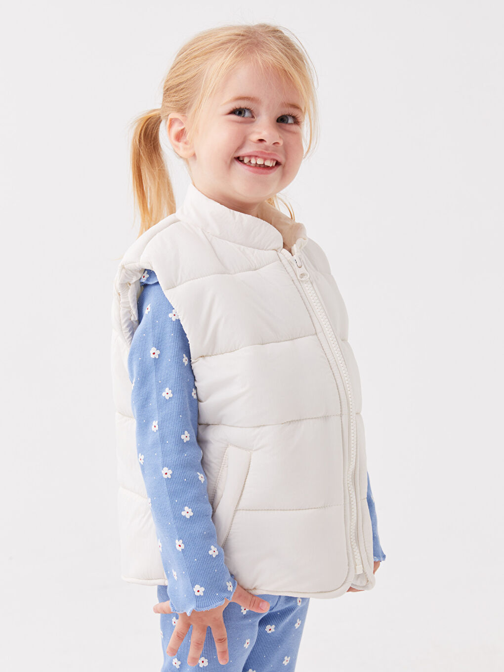 Ekru Dik Yaka Basic Kız Bebek Şişme Yelek