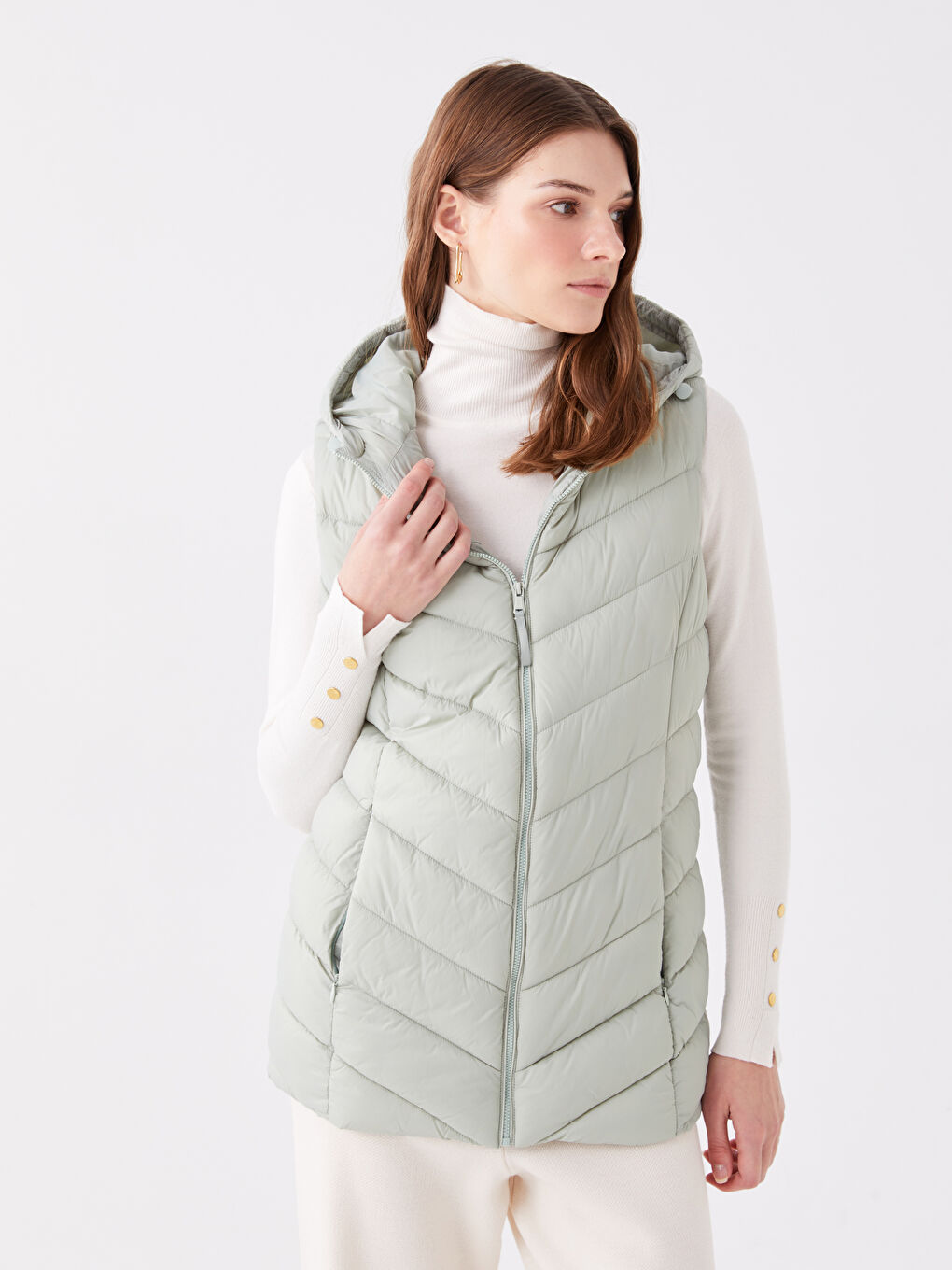 Vestă matlasată simplă cu glugă pentru femei