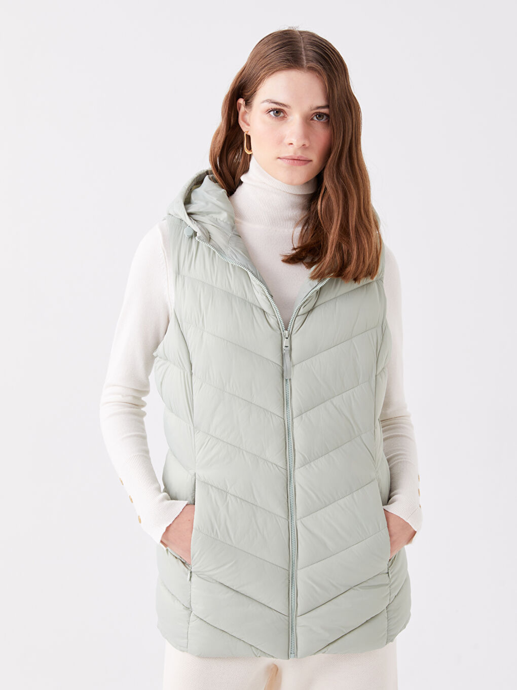 Vestă matlasată simplă cu glugă pentru femei-1