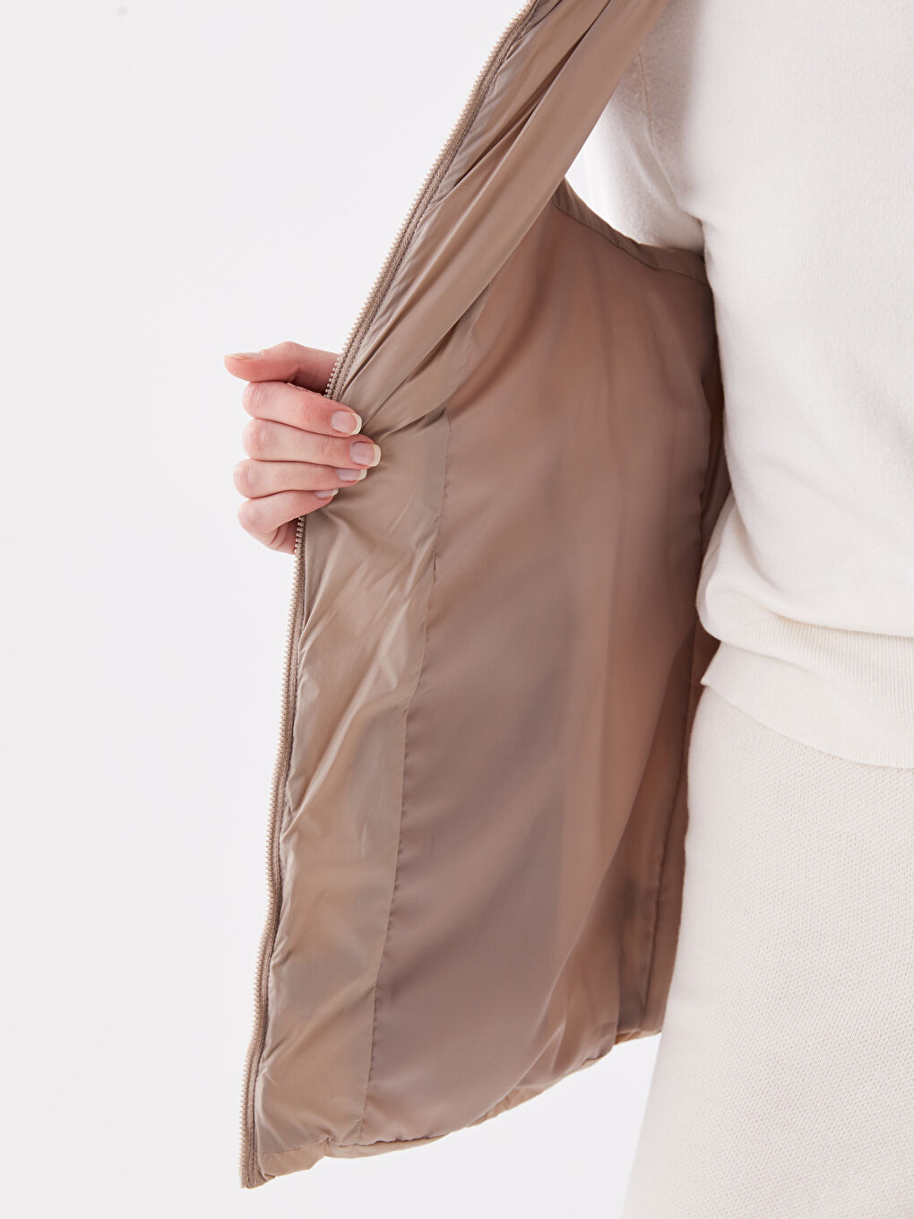 Women's Hooded Plain Puffer Gilet-4